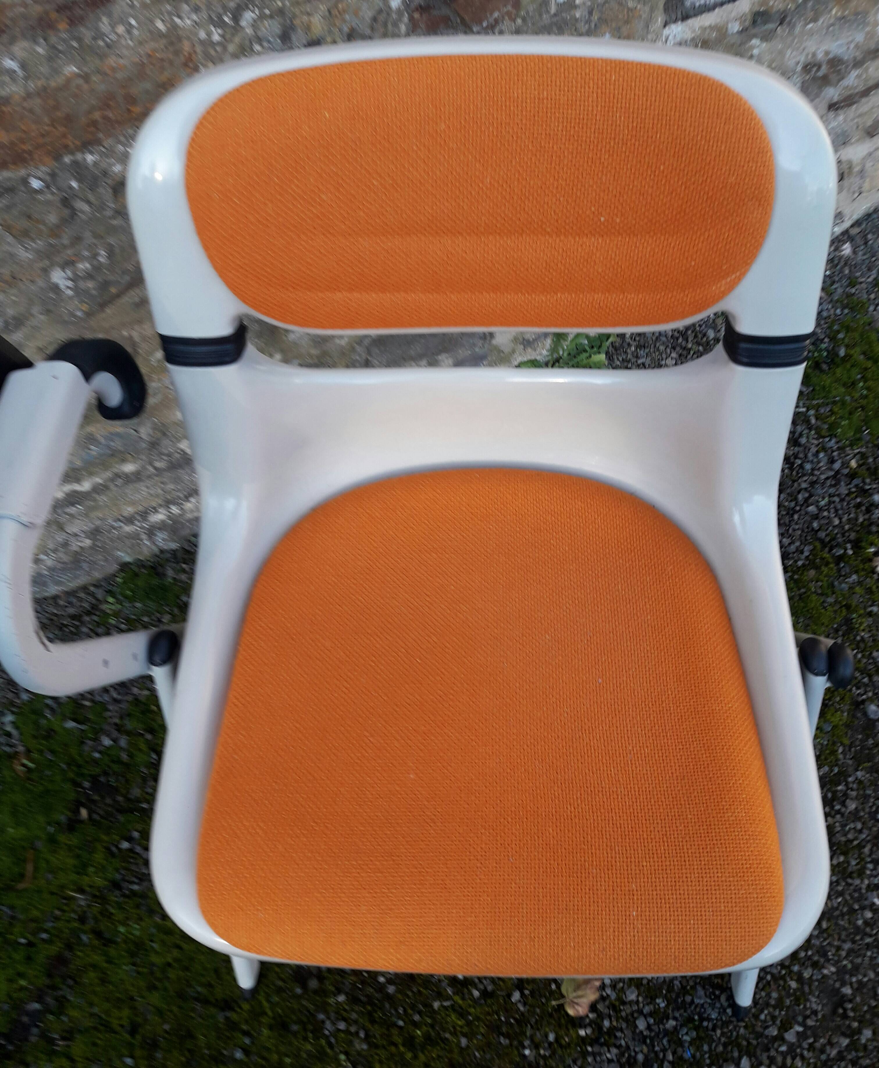 Dorsal tablet chair by E Ambasz and G Piretti 1990