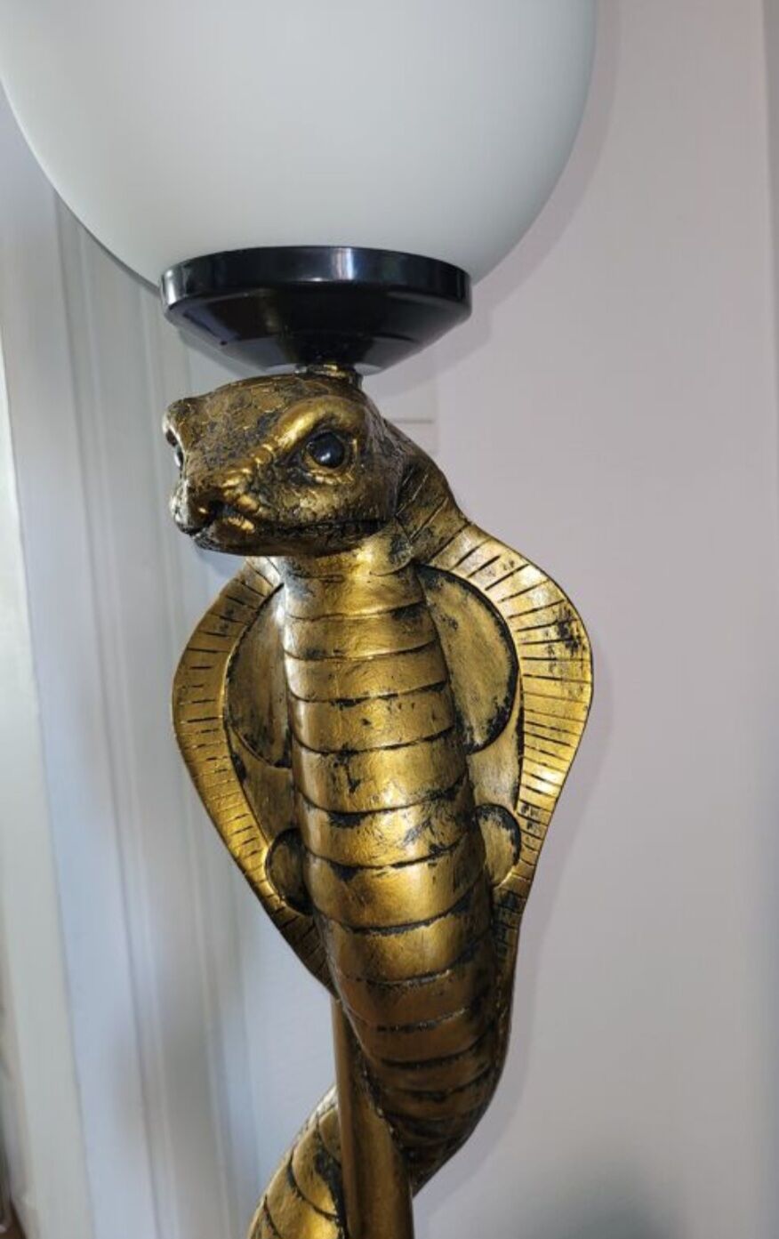 Snake floor lamp