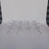 12 coupes à Champagne en cristal de val saint lambert. Service Pied Cloche Uni. Fin XIX Eme.