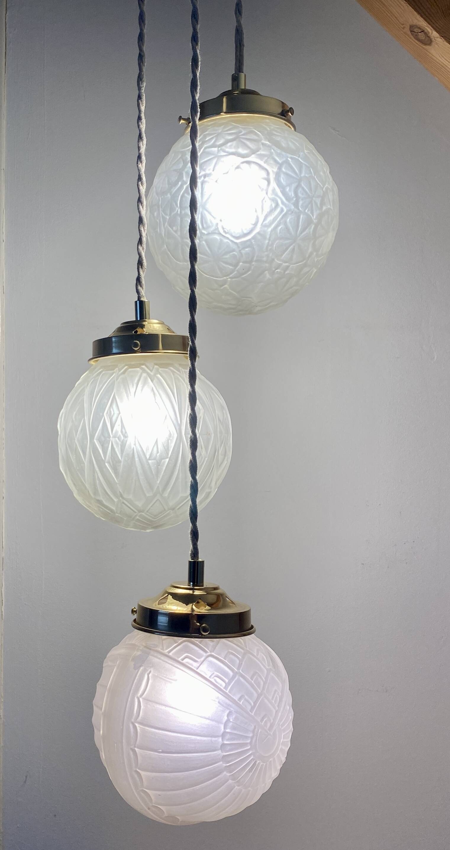 Vintage art deco triple globe waterfall pendant light in frosted glass