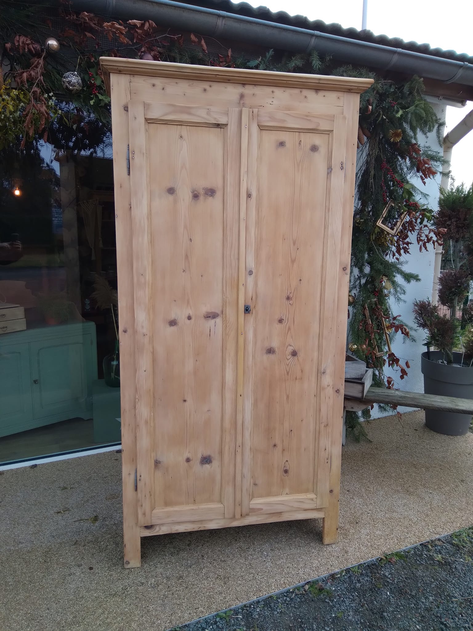 Parisian cabinet raw wood