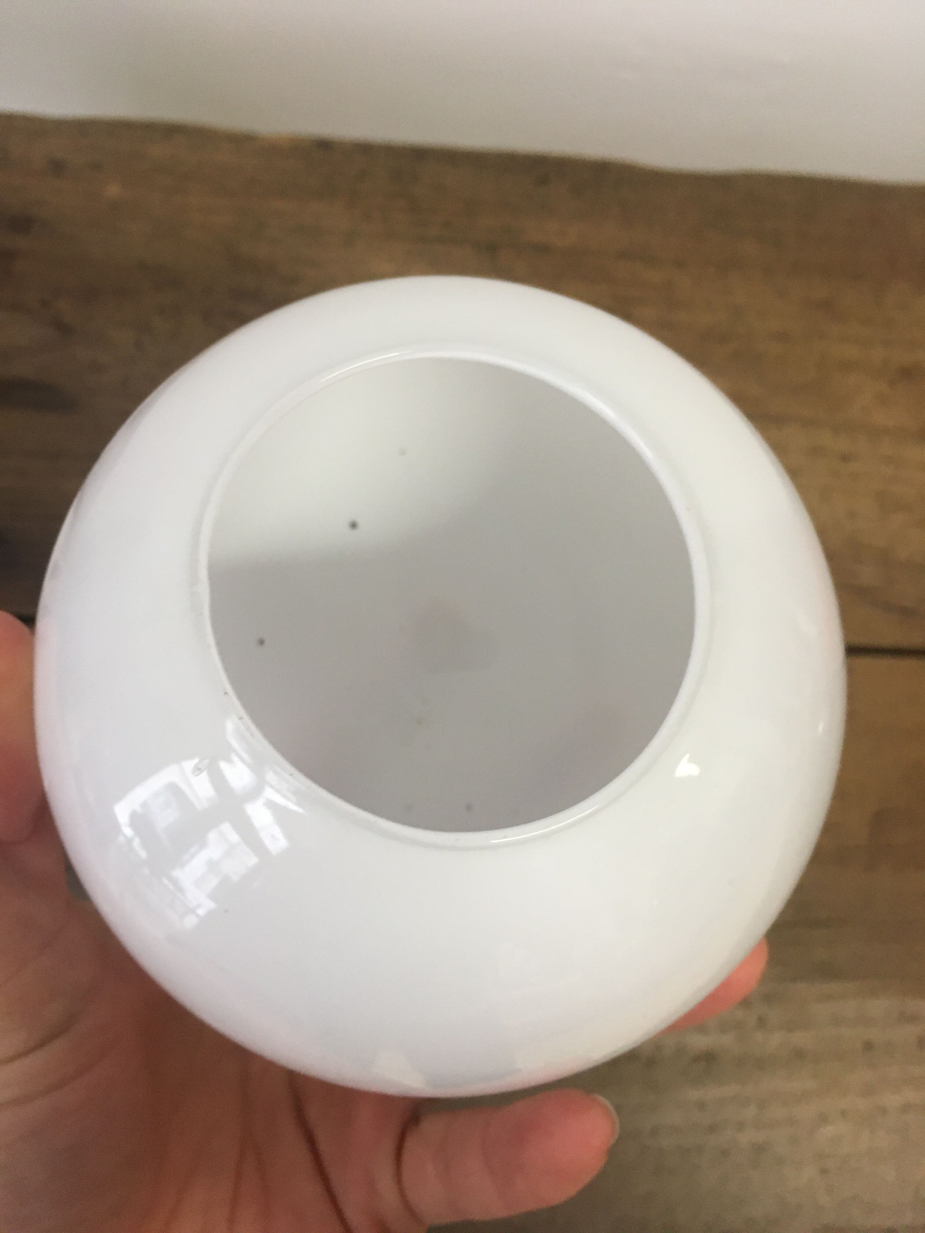 Globe en verre blanc