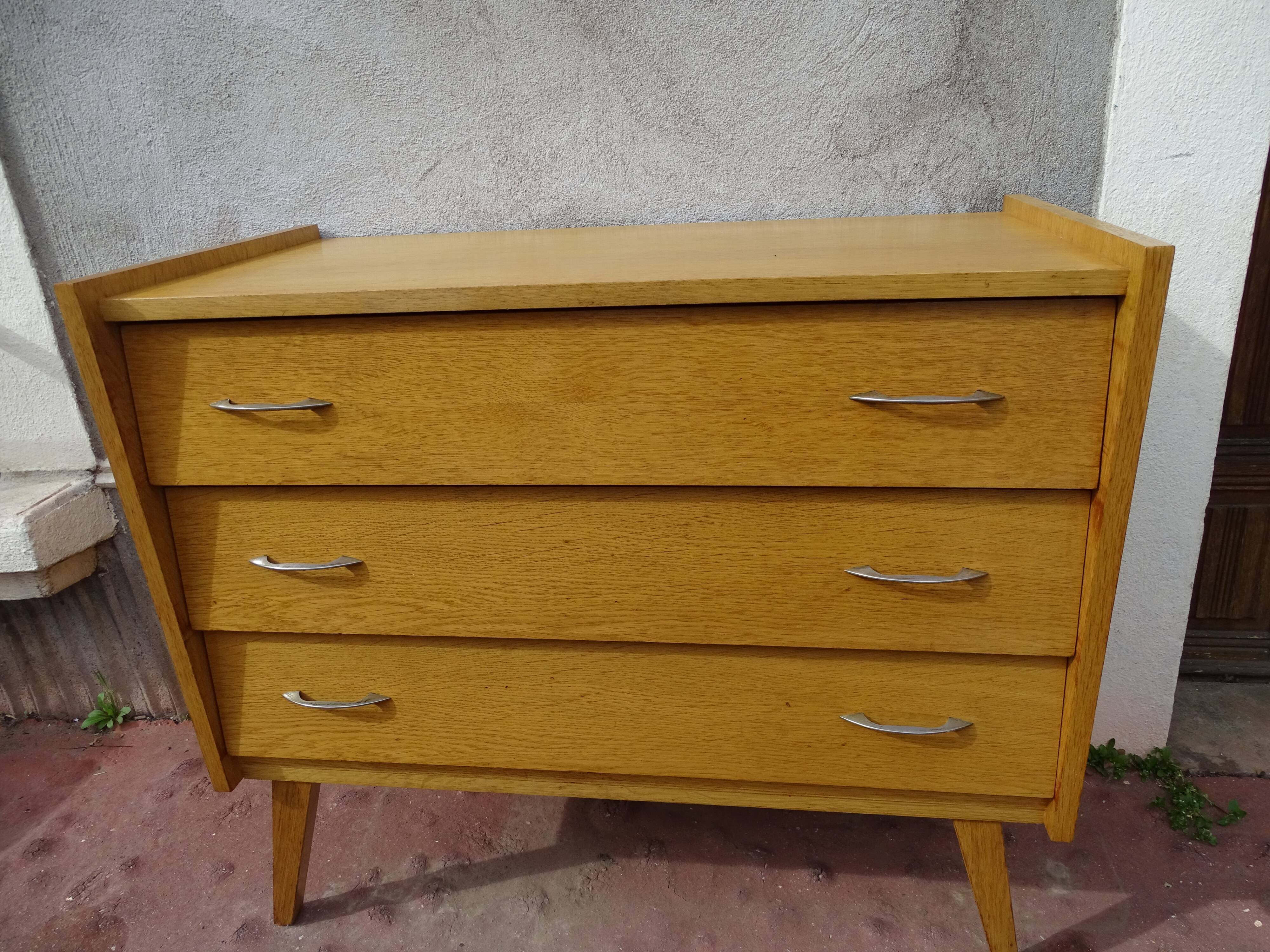 Commode trois tiroirs vintage années 60 pieds compas