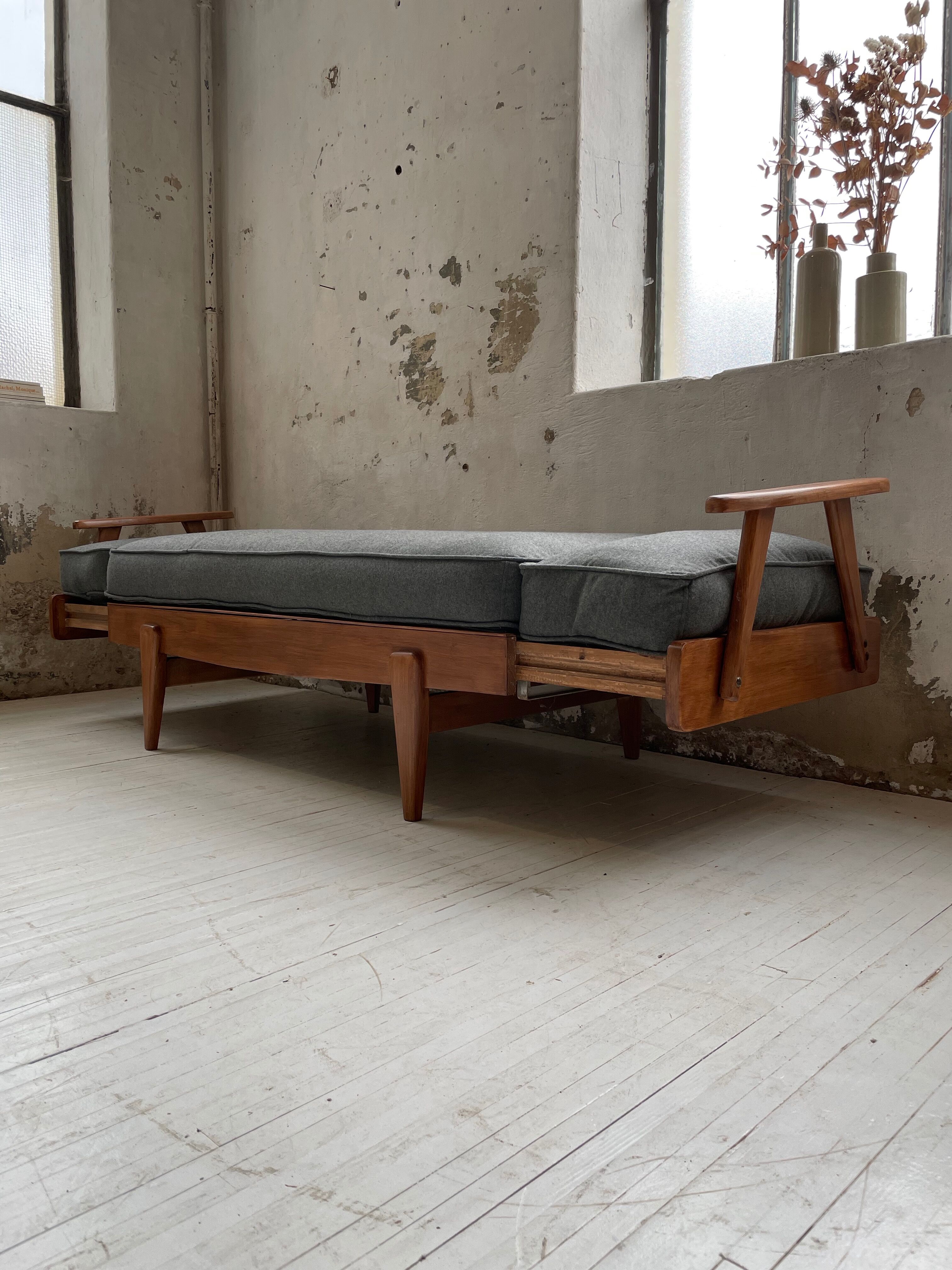 Daybed expandable Scandinavian 2-seater bench