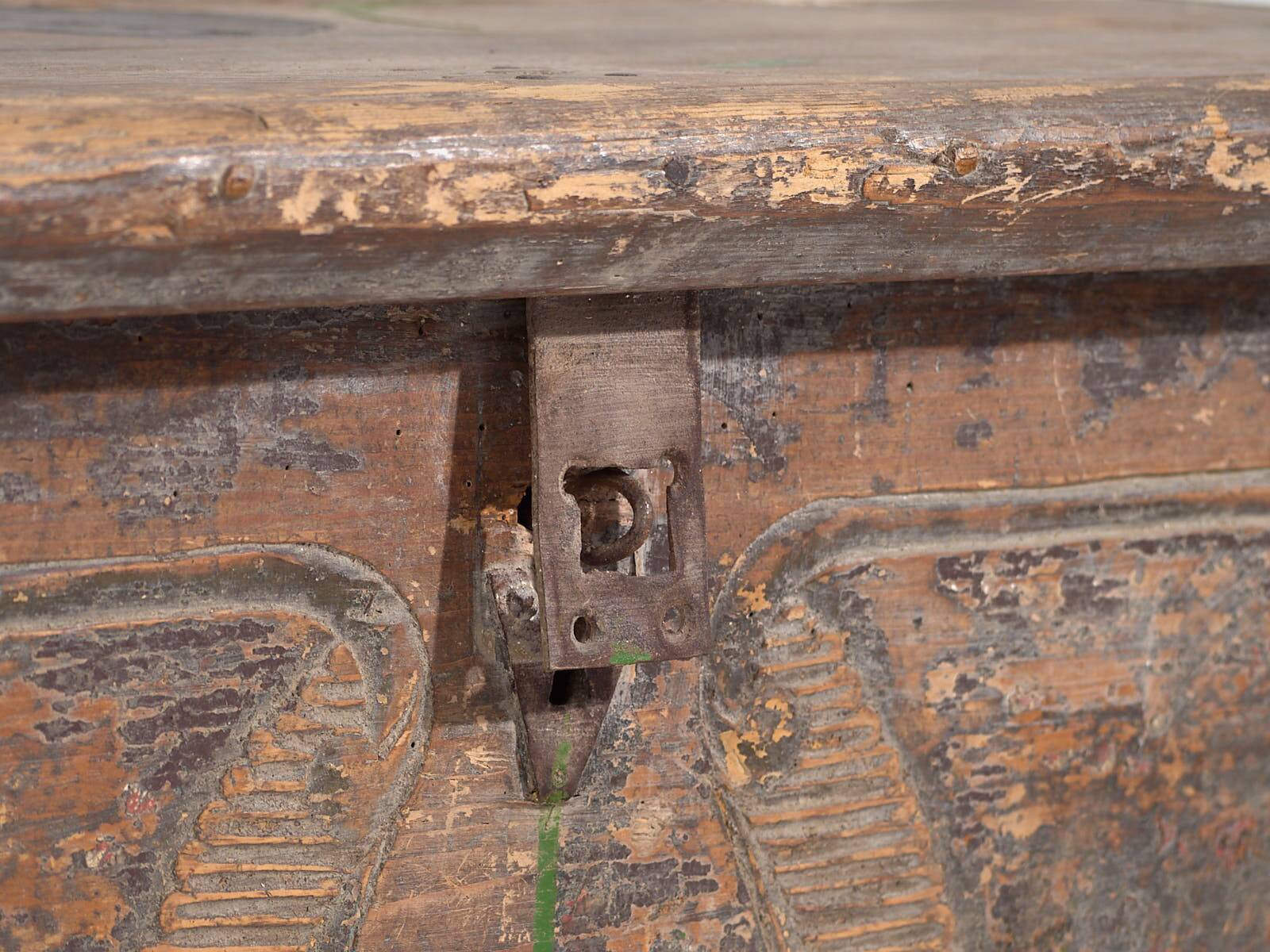 Ancien coffre en bois massif (Année 1830) #34