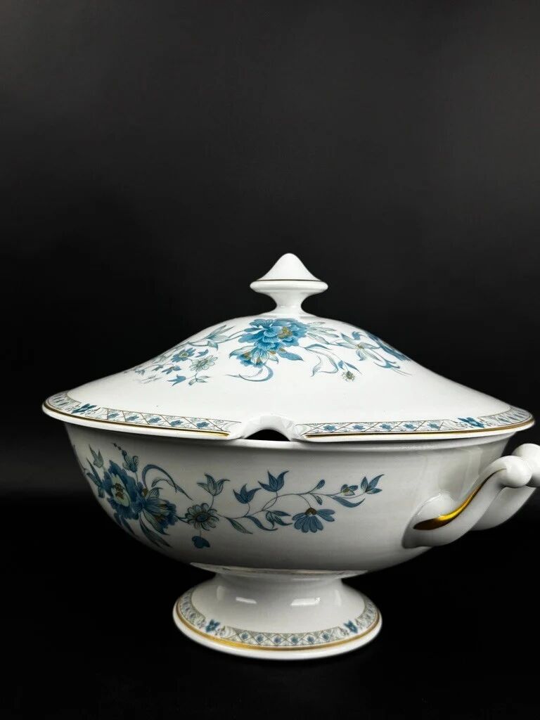 Soupière Haviland Limoges modèle Nankin décor bleu et or