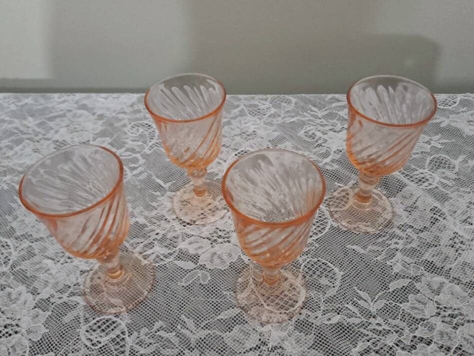 Set of 4 Arcoroc liqueur glasses, Rosaline model