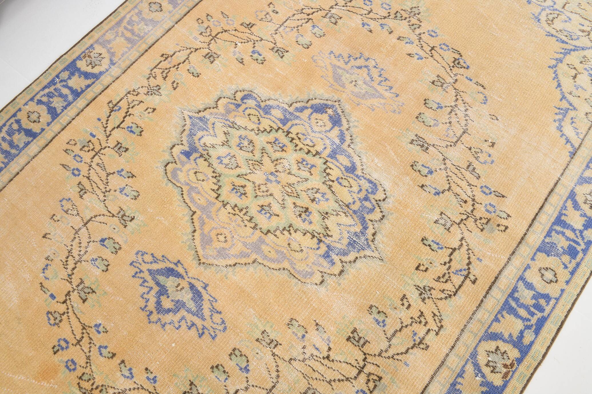 5x8 Pale Orange & Blue Classic Pattern Vintage Rug, 170x253Cm