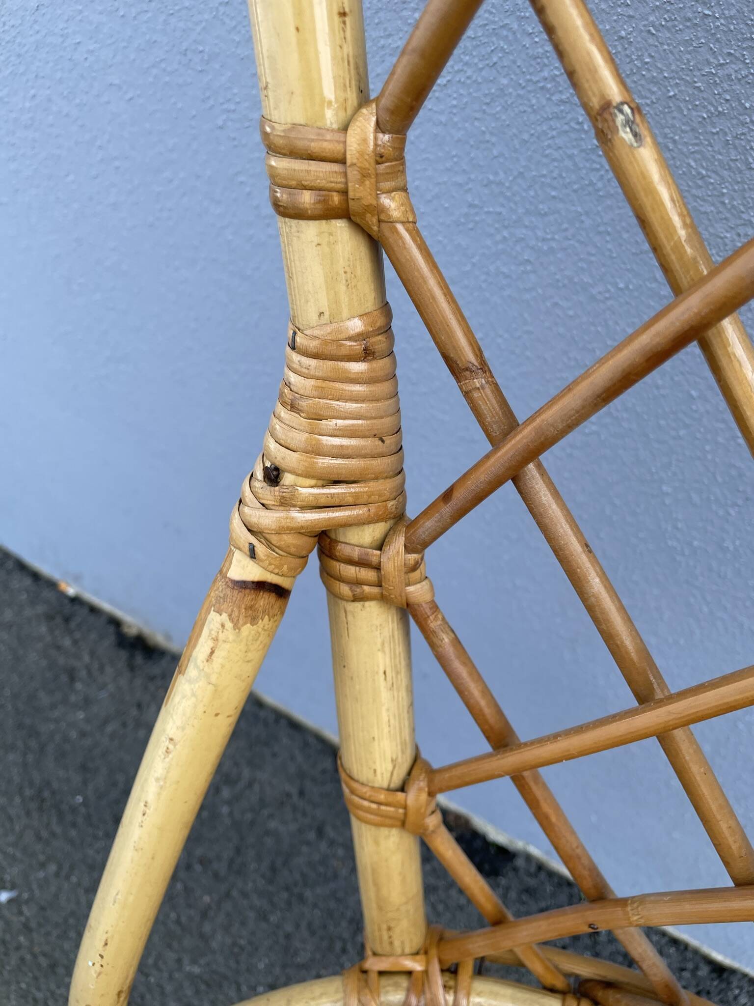 Chaises en rotin  à croisillons