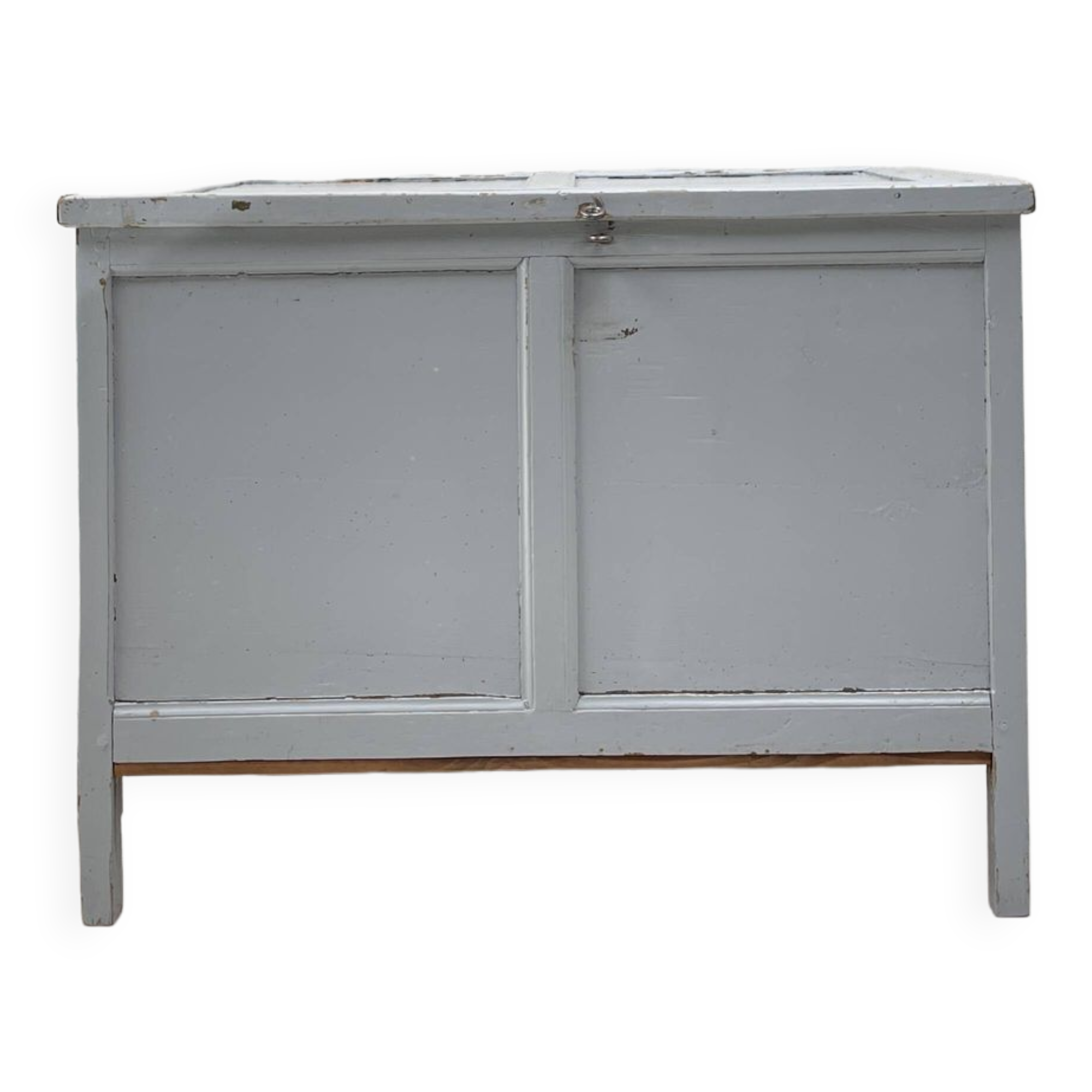 Painted wooden chest.