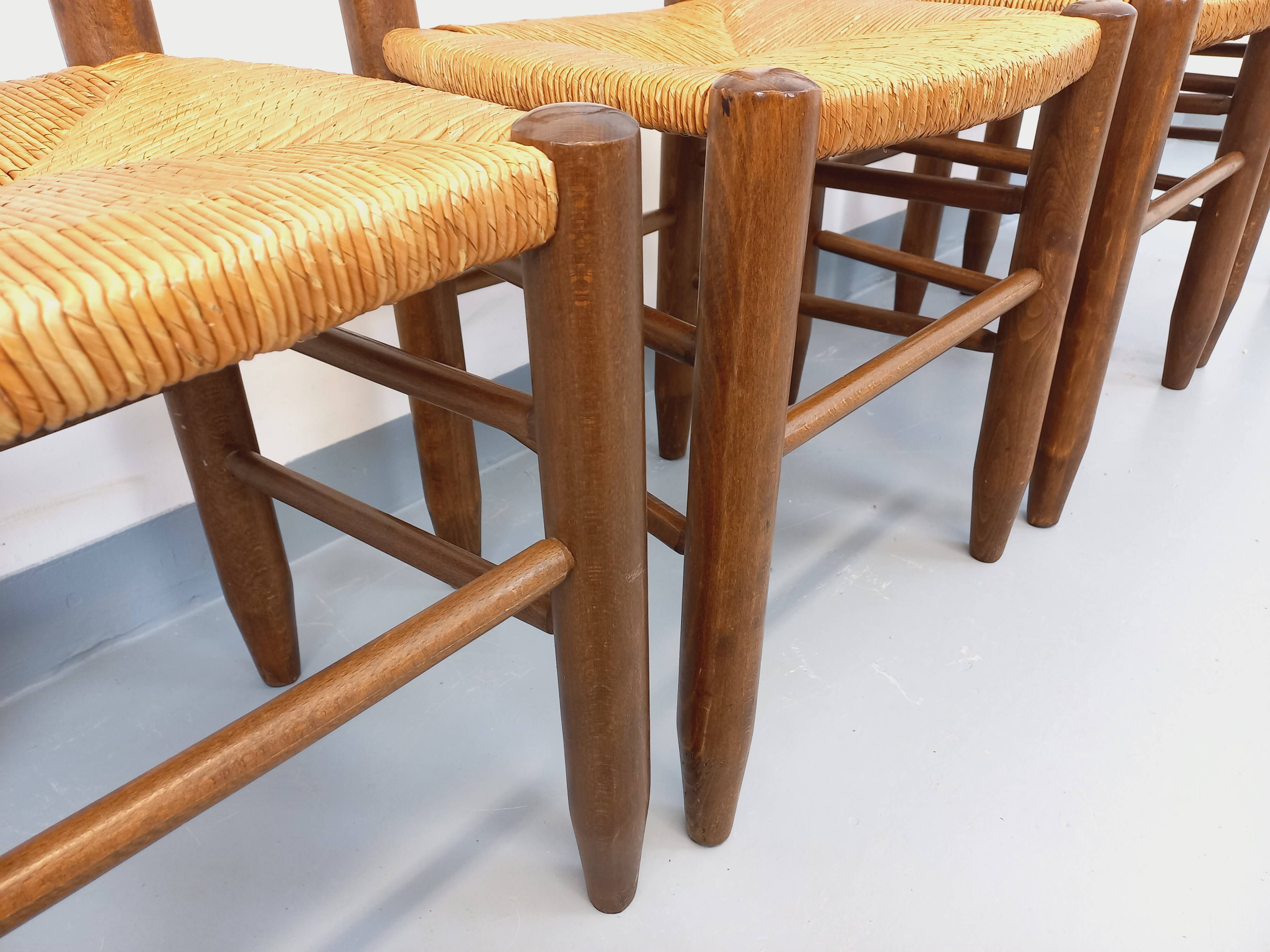 Set of 4 vintage brutalist chairs in wood and straw from the 1960s.