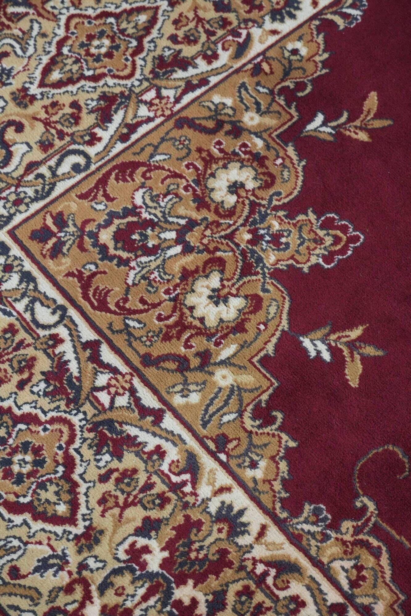 Rug with beautiful patterns in mainly red and yellow colours 296x203cm