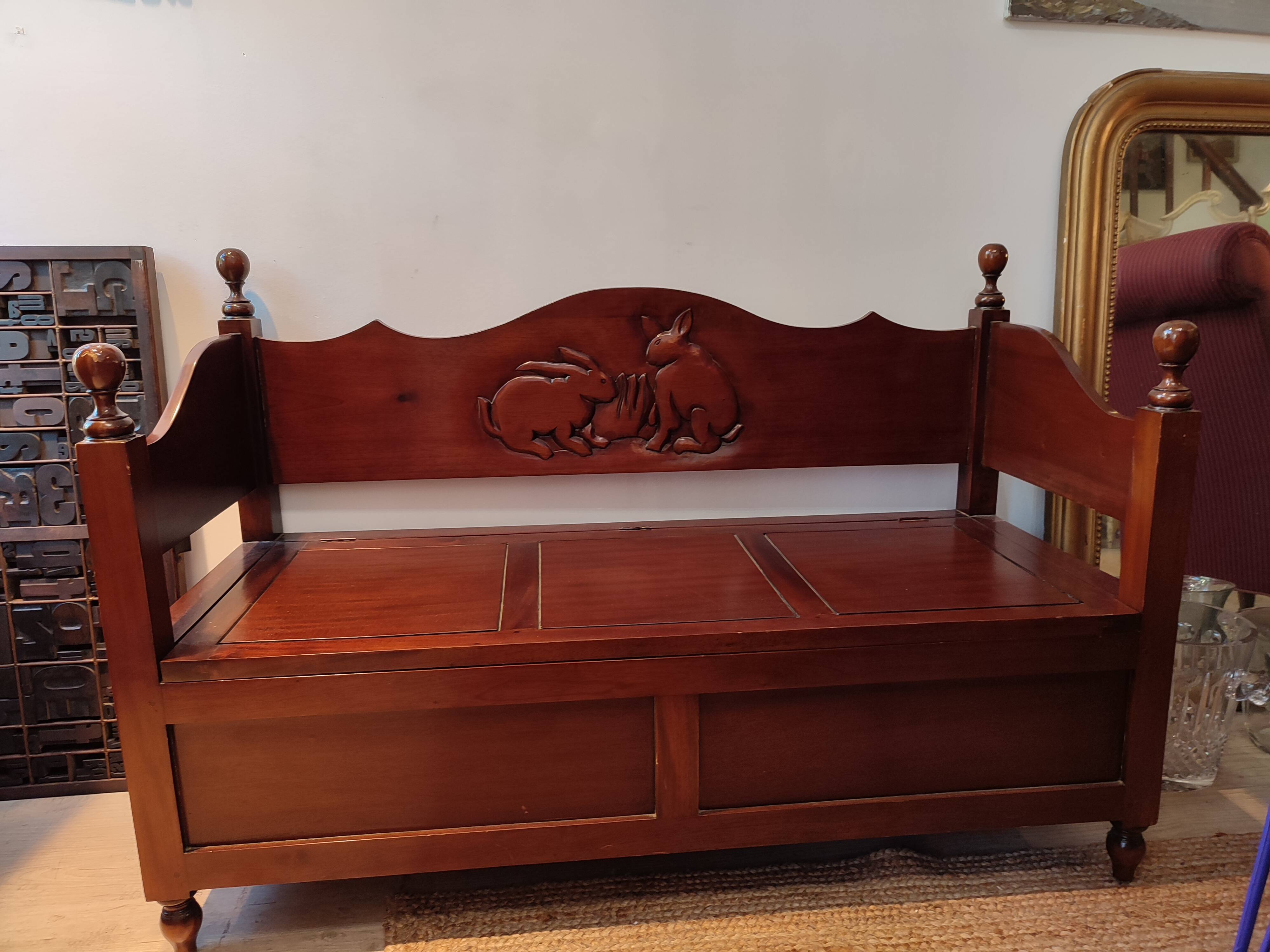 Rabbit chest bench