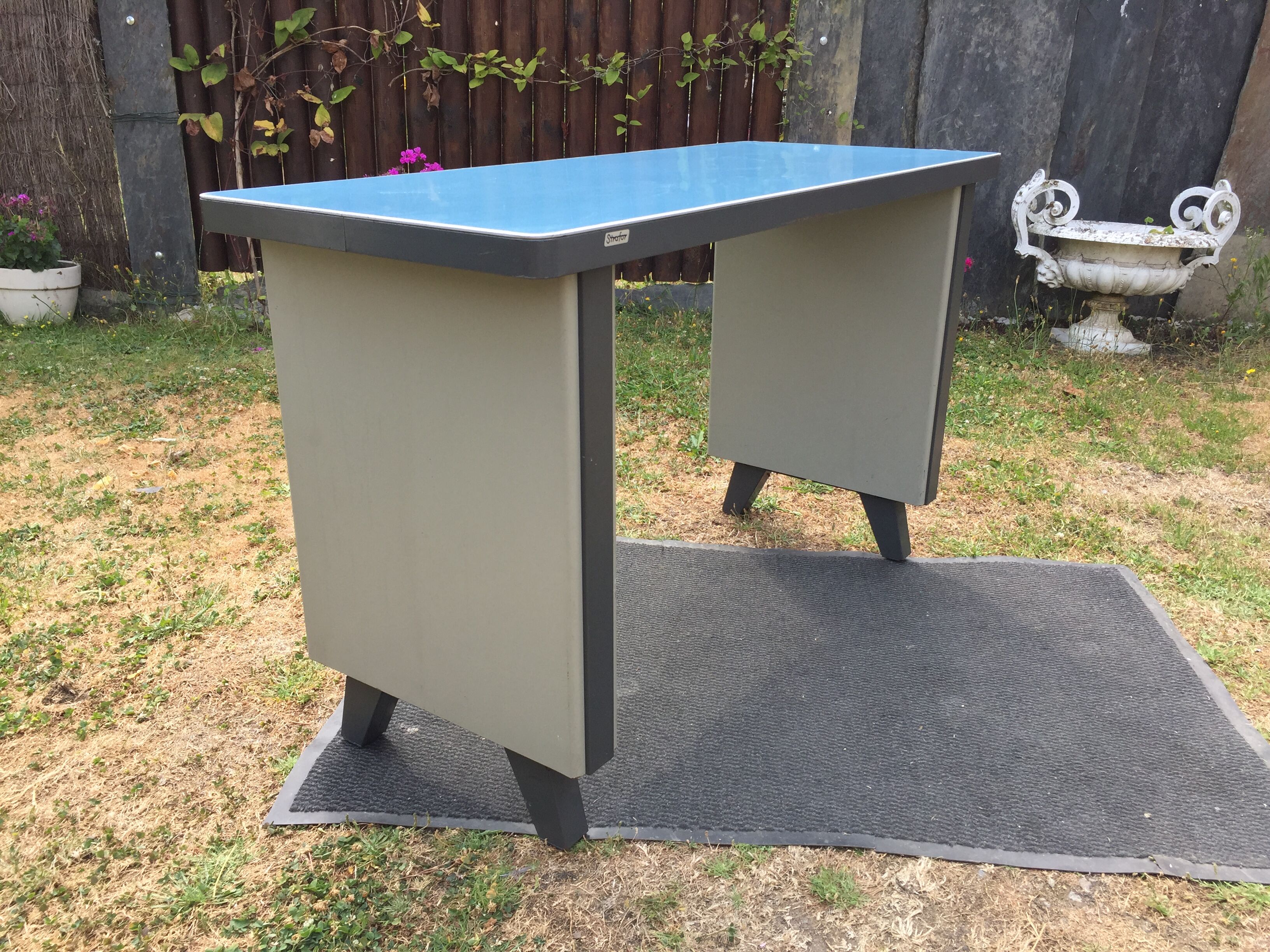 Modernist industrial and vintage console table in Stafor brand metal