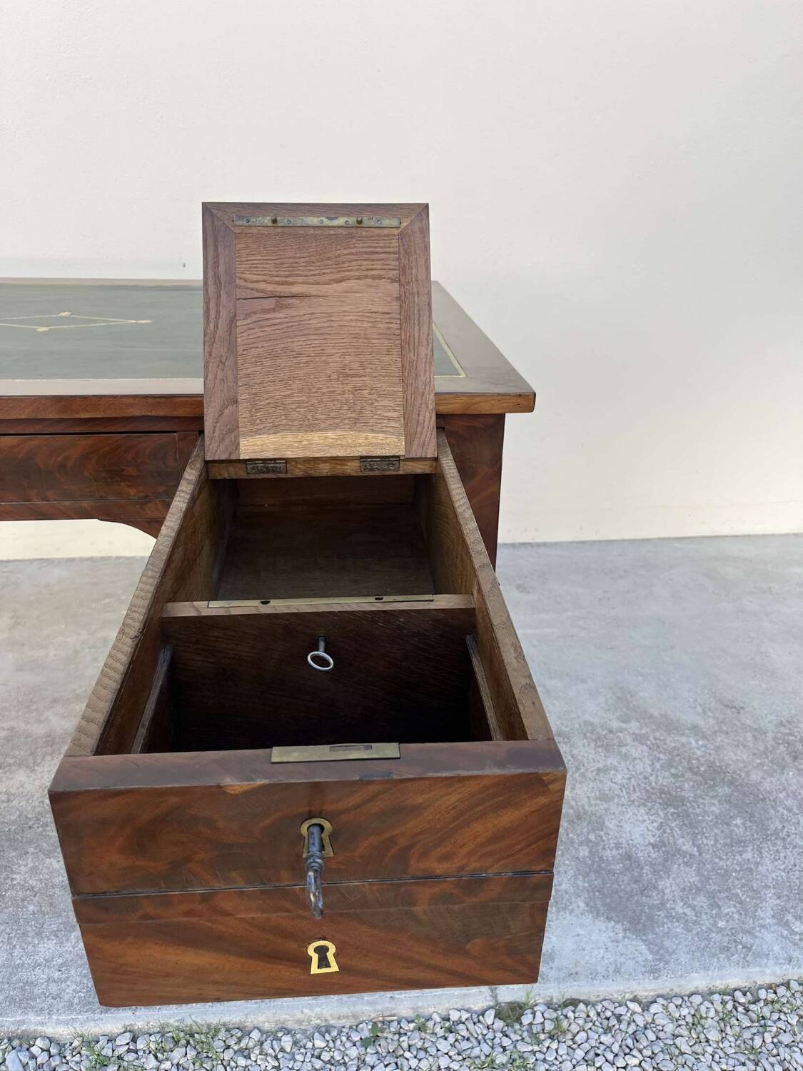Empire style desk in solid mahogany, 19th century