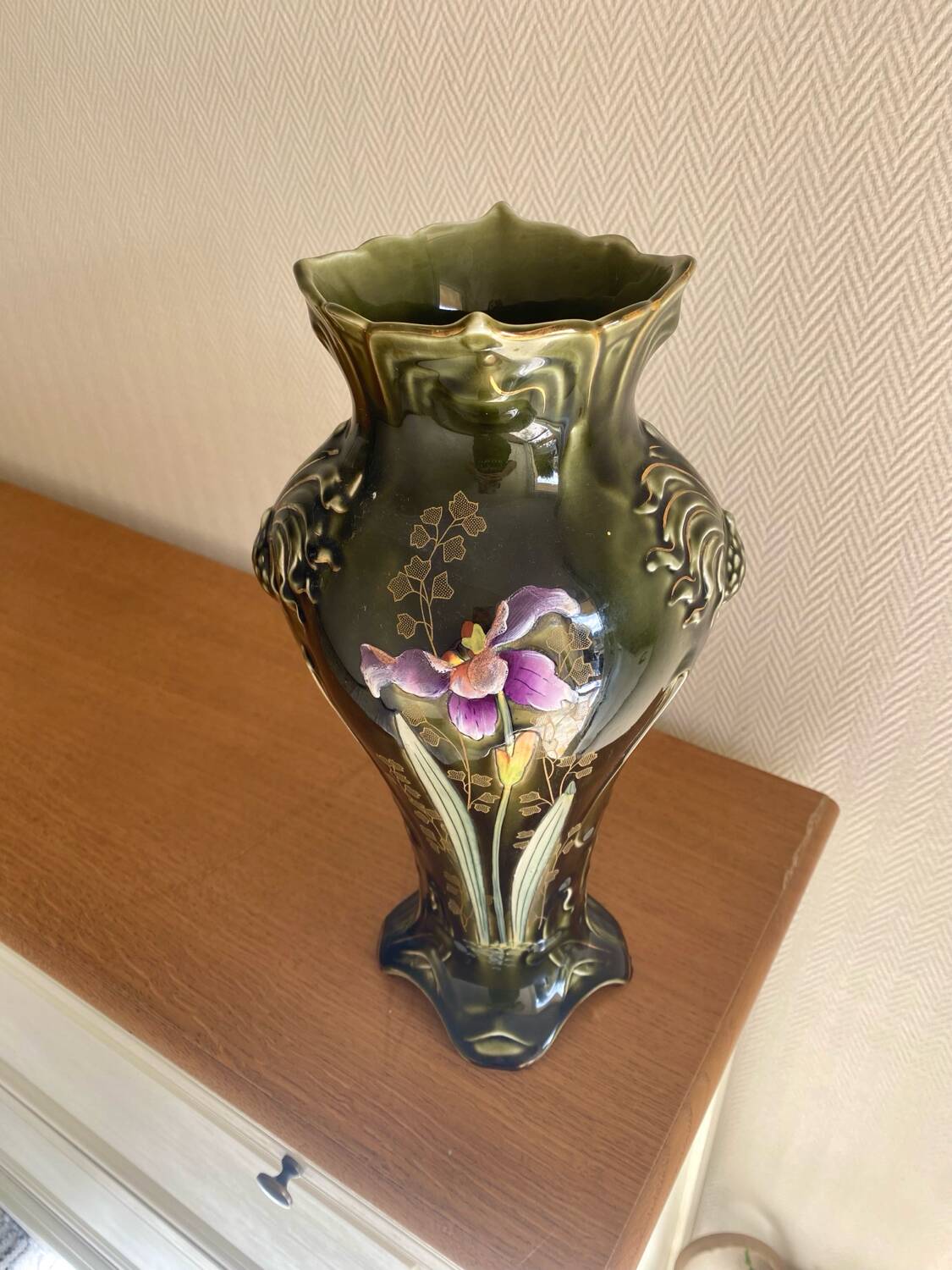 Art Nouveau slipware vase, Fives-Lille De Bruyn