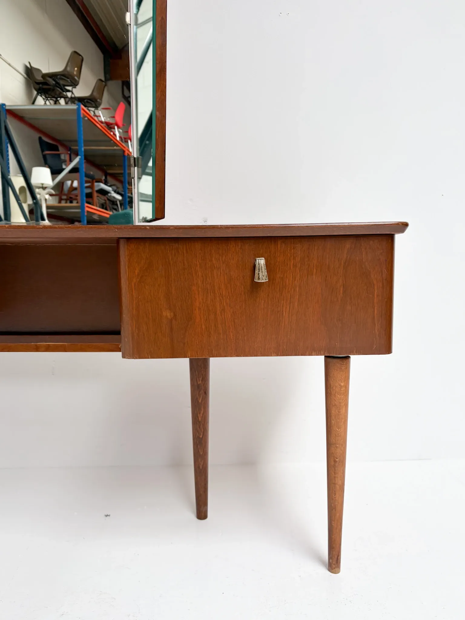 Vintage dressing table with fold-out mirrors, 1950’s