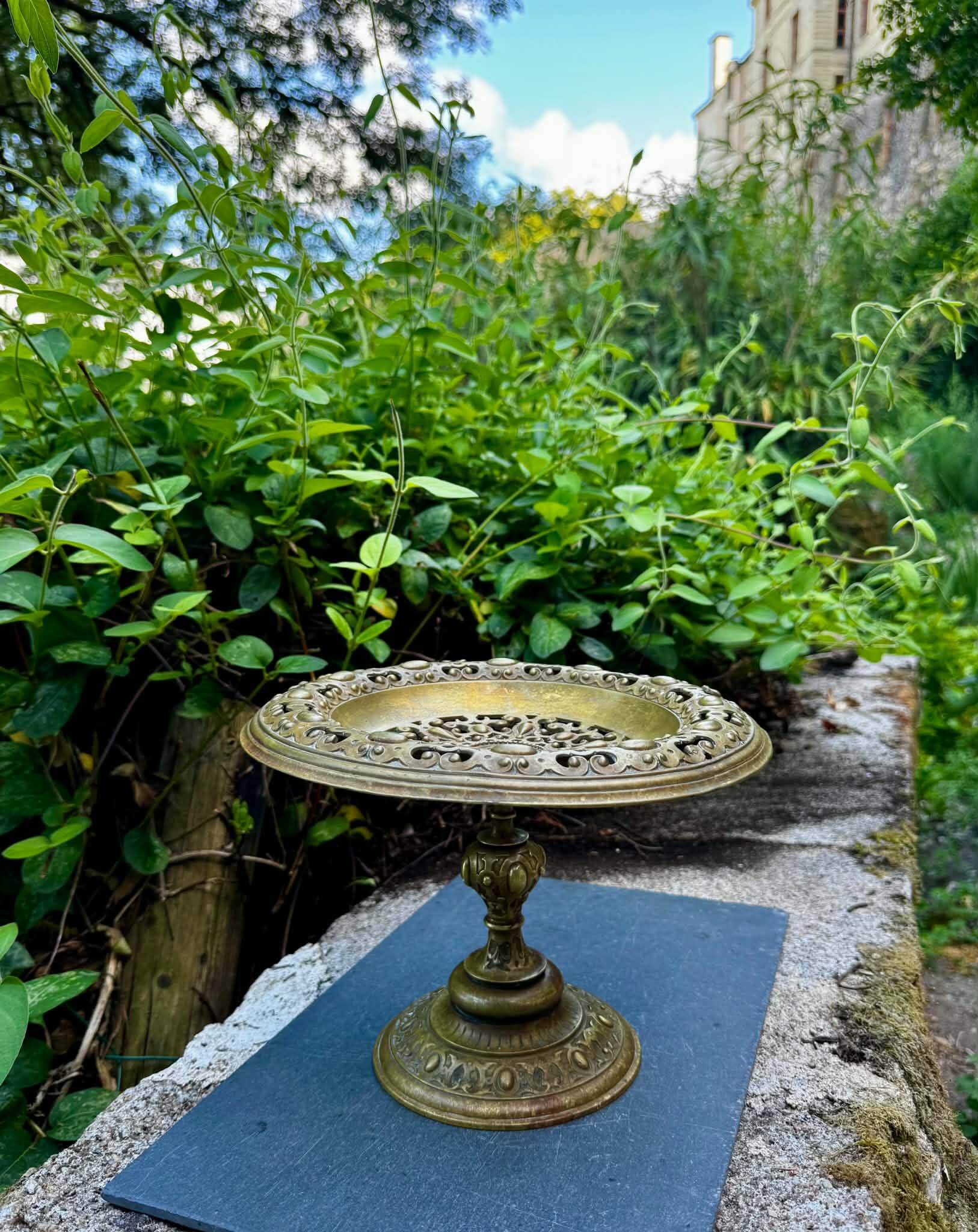 Grande coupe à fruits en bronze XIXe siècle