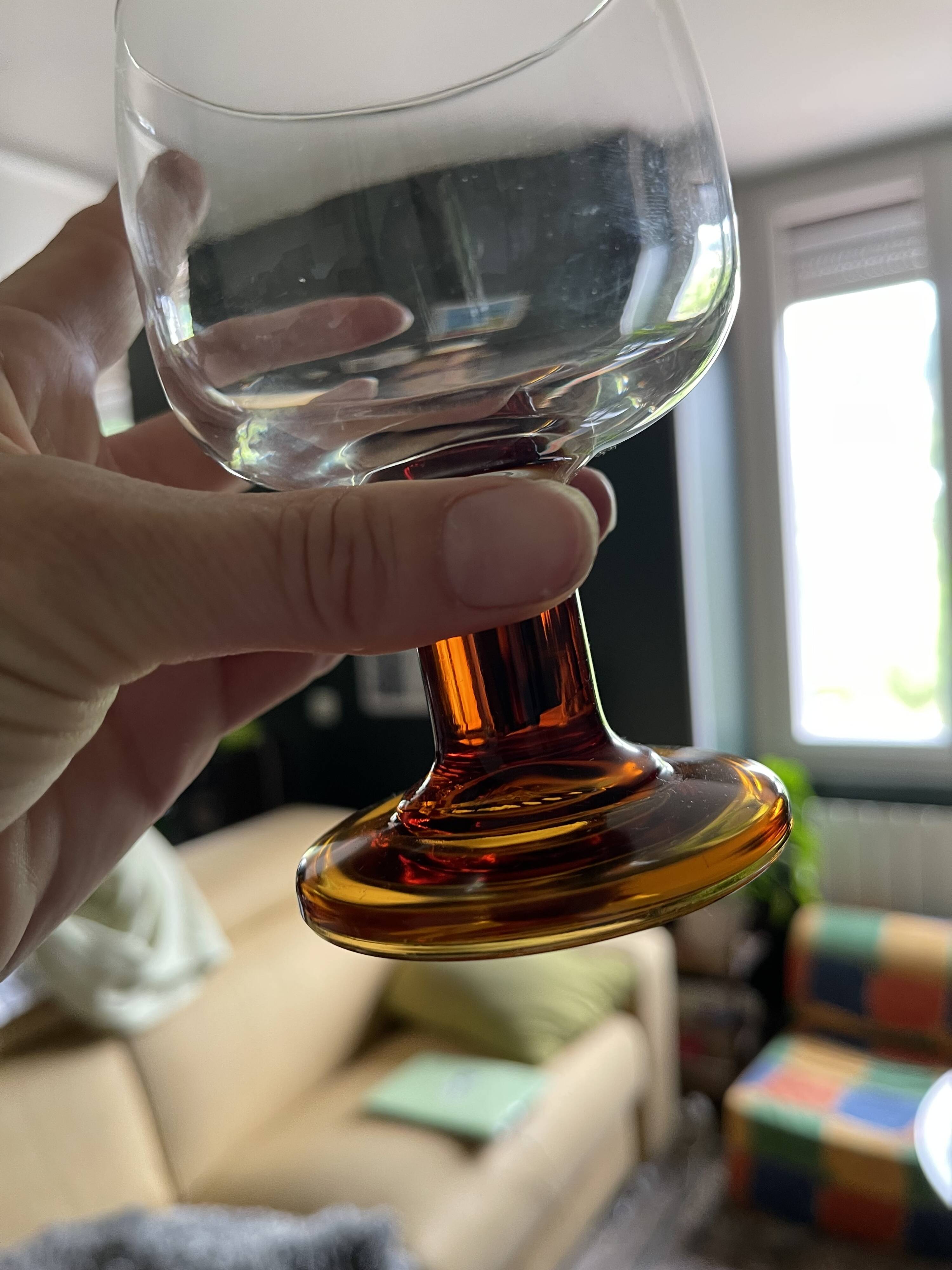 6 verres pieds bloc ambre 70’