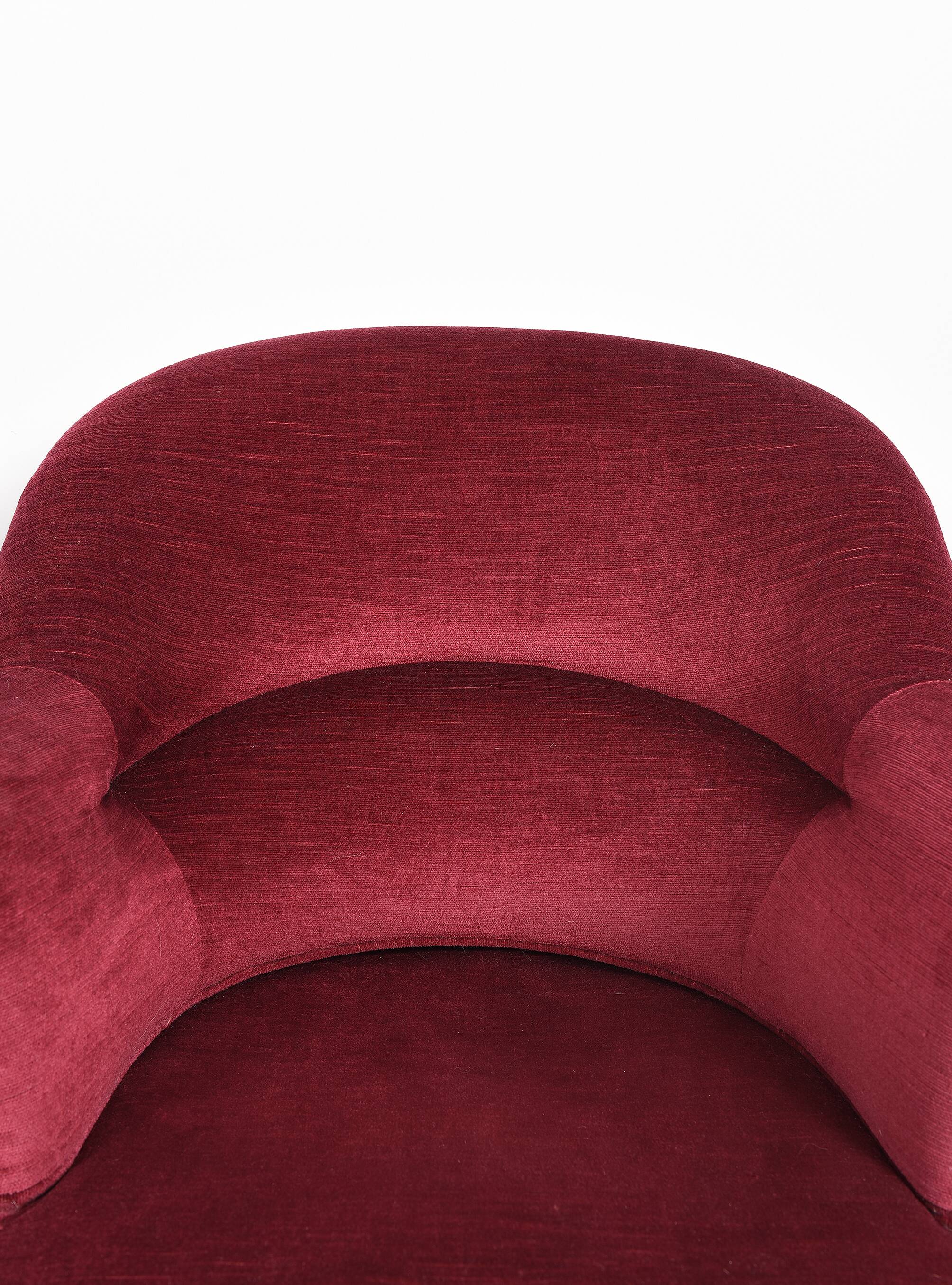 Sofa and pair of toad armchairs in red velvet.