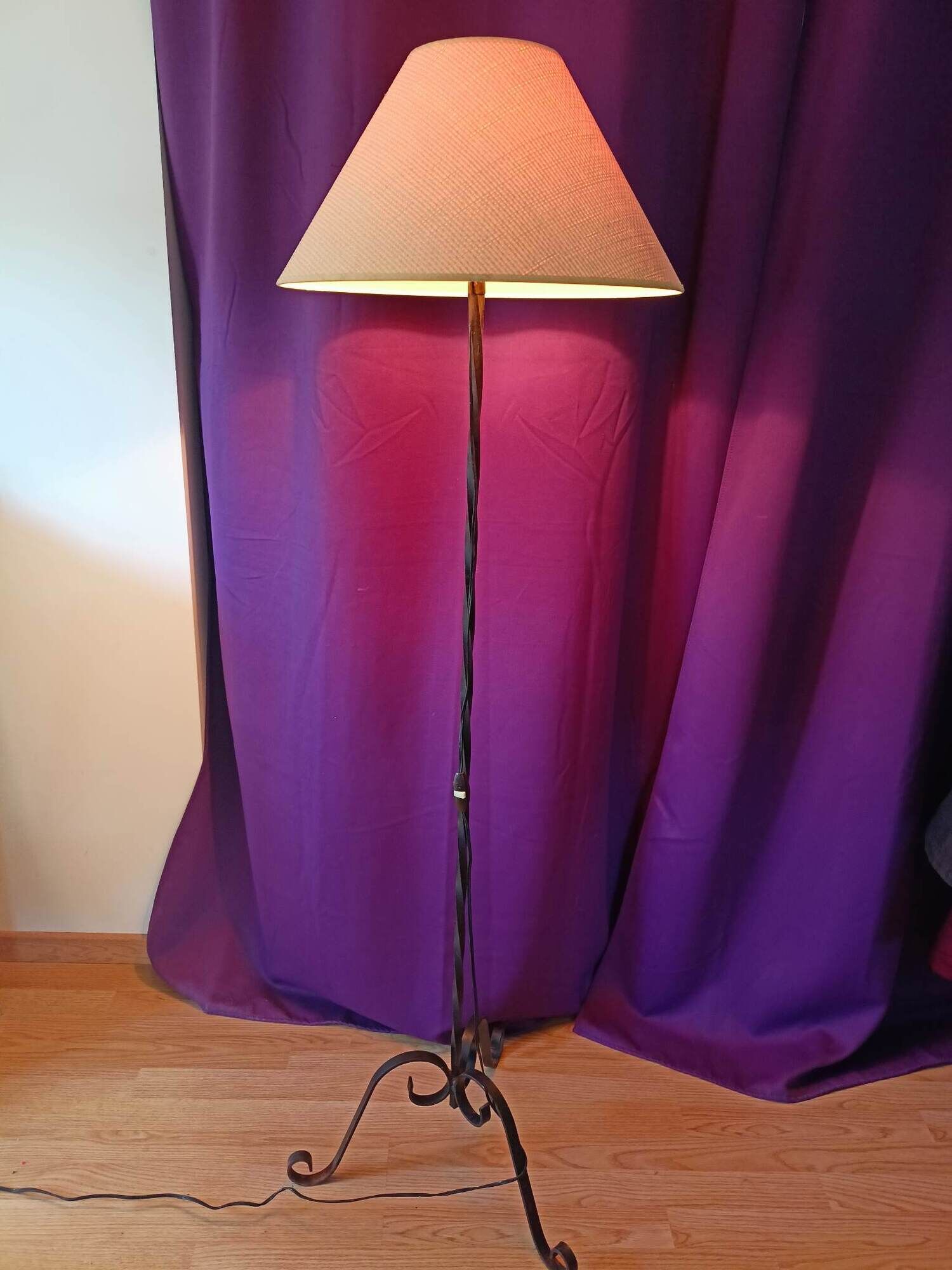 Vintage floor lamp - 40s , wrought iron with scroll feet