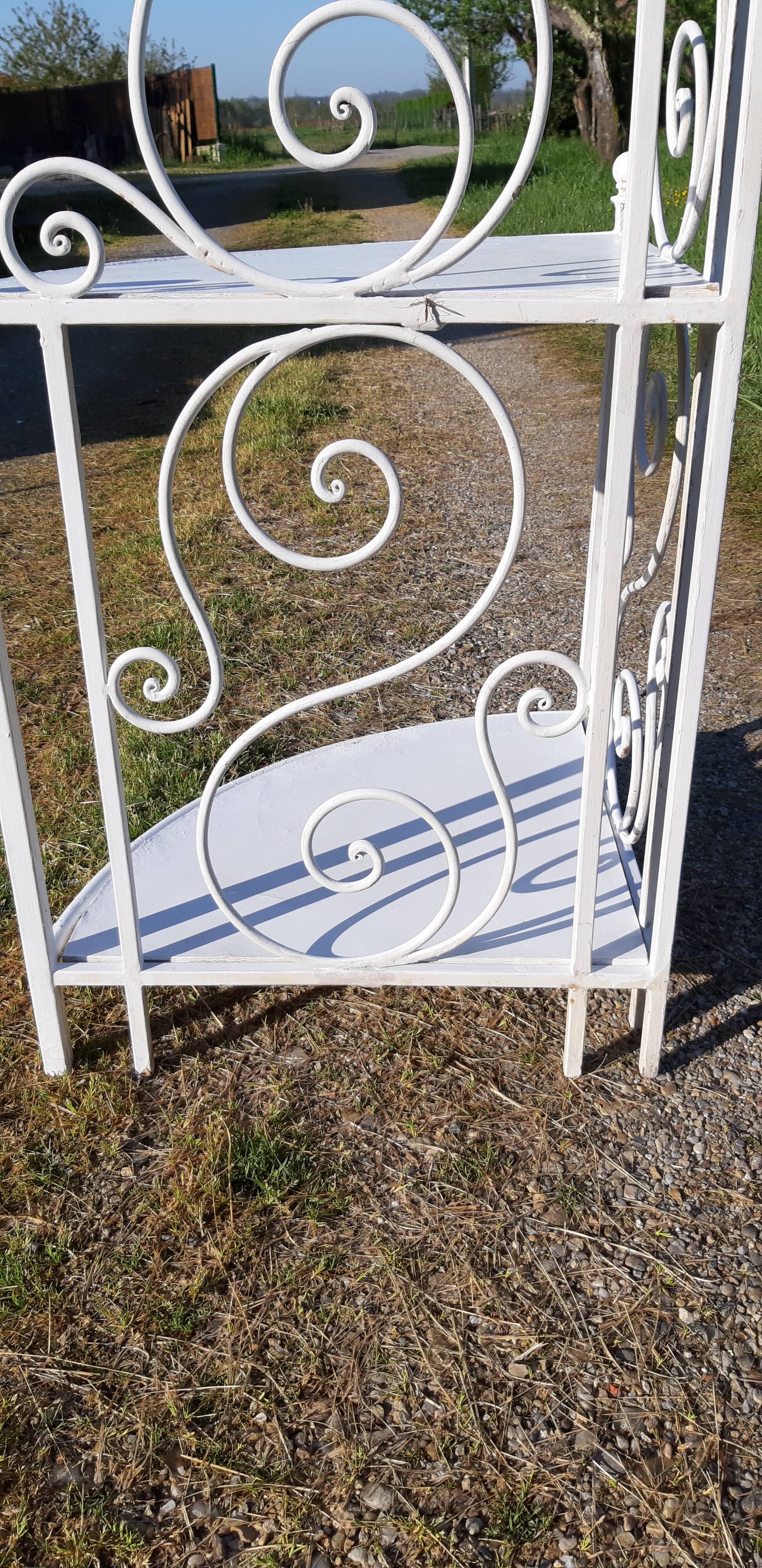 Wrought iron garden corner corner 1900