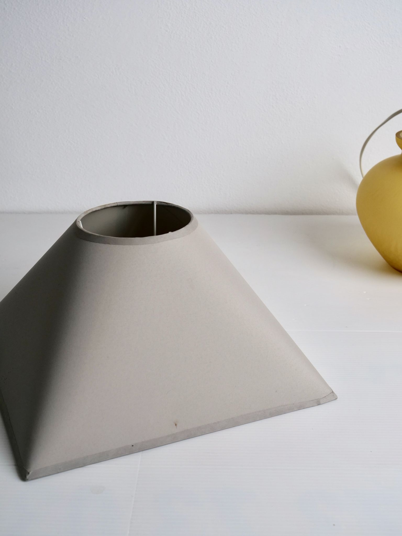 Melarti yellow sandblasted opaline lamp
