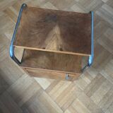 Table de chevet fonctionnaliste