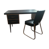 Indus desk and its chair
