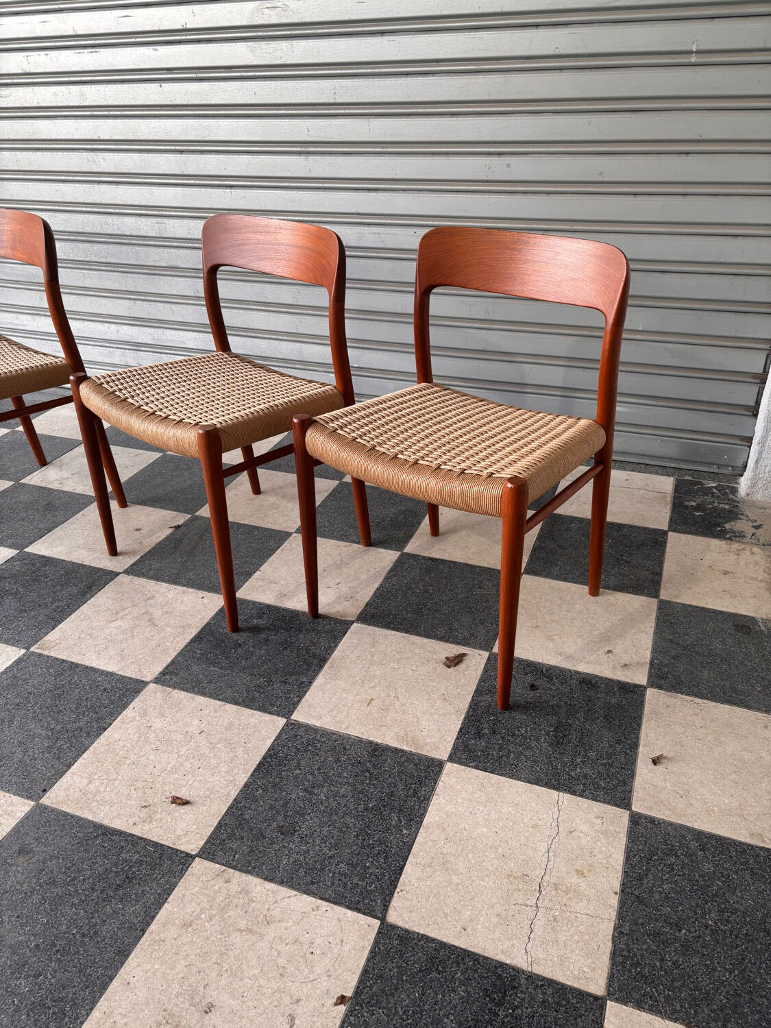 Moller 75 chairs