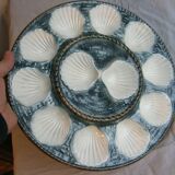 Oyster dish in majolic or dabbling for 12 shells