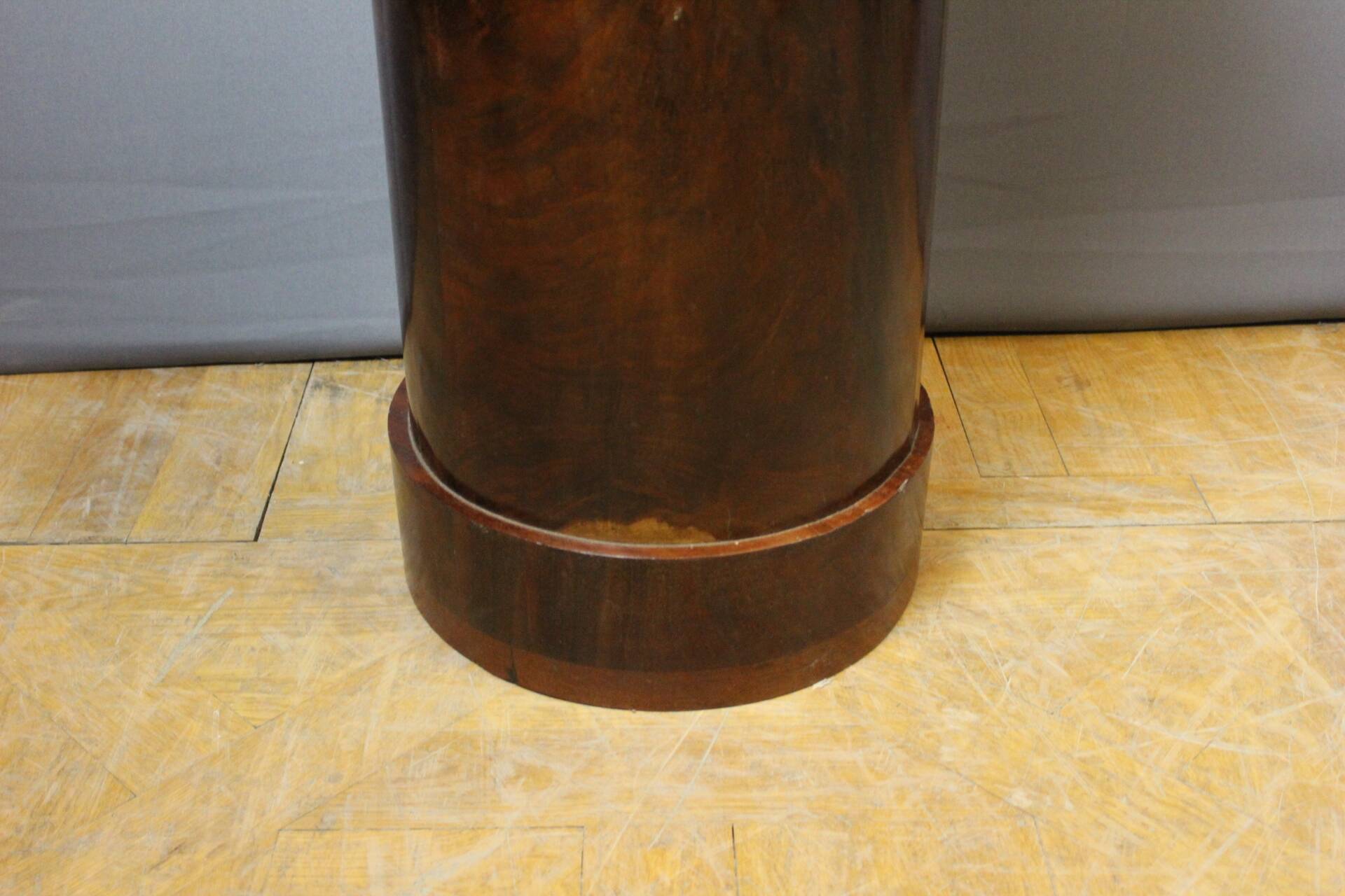 Empire bedside table in mahogany, 19th century.