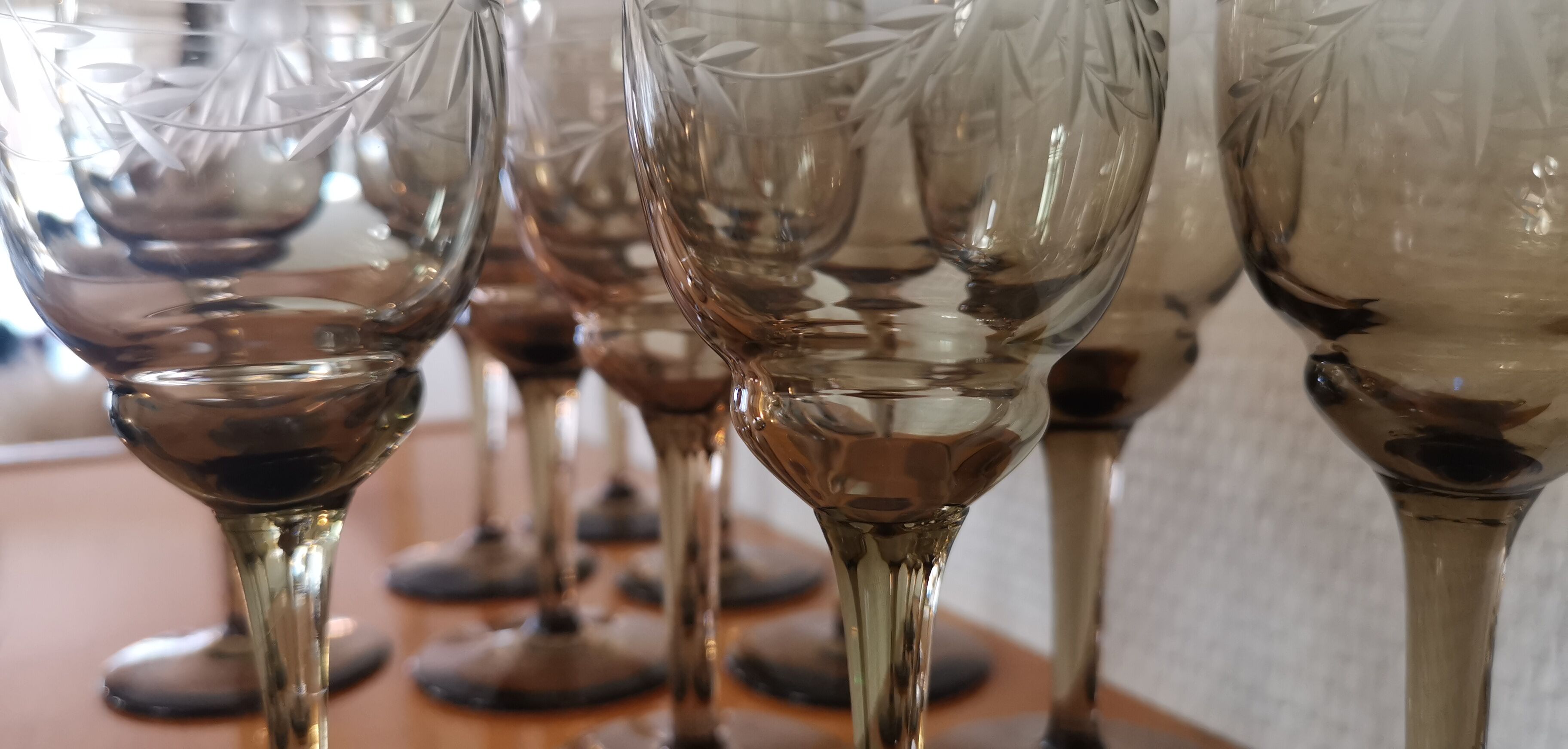 Set of 11 glasses with chiseled vintage 60s transparent brown