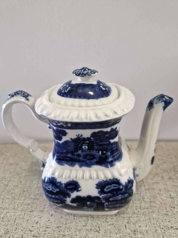 Théière ancienne rare en porcelaine – Copeland England Spode’s Tower