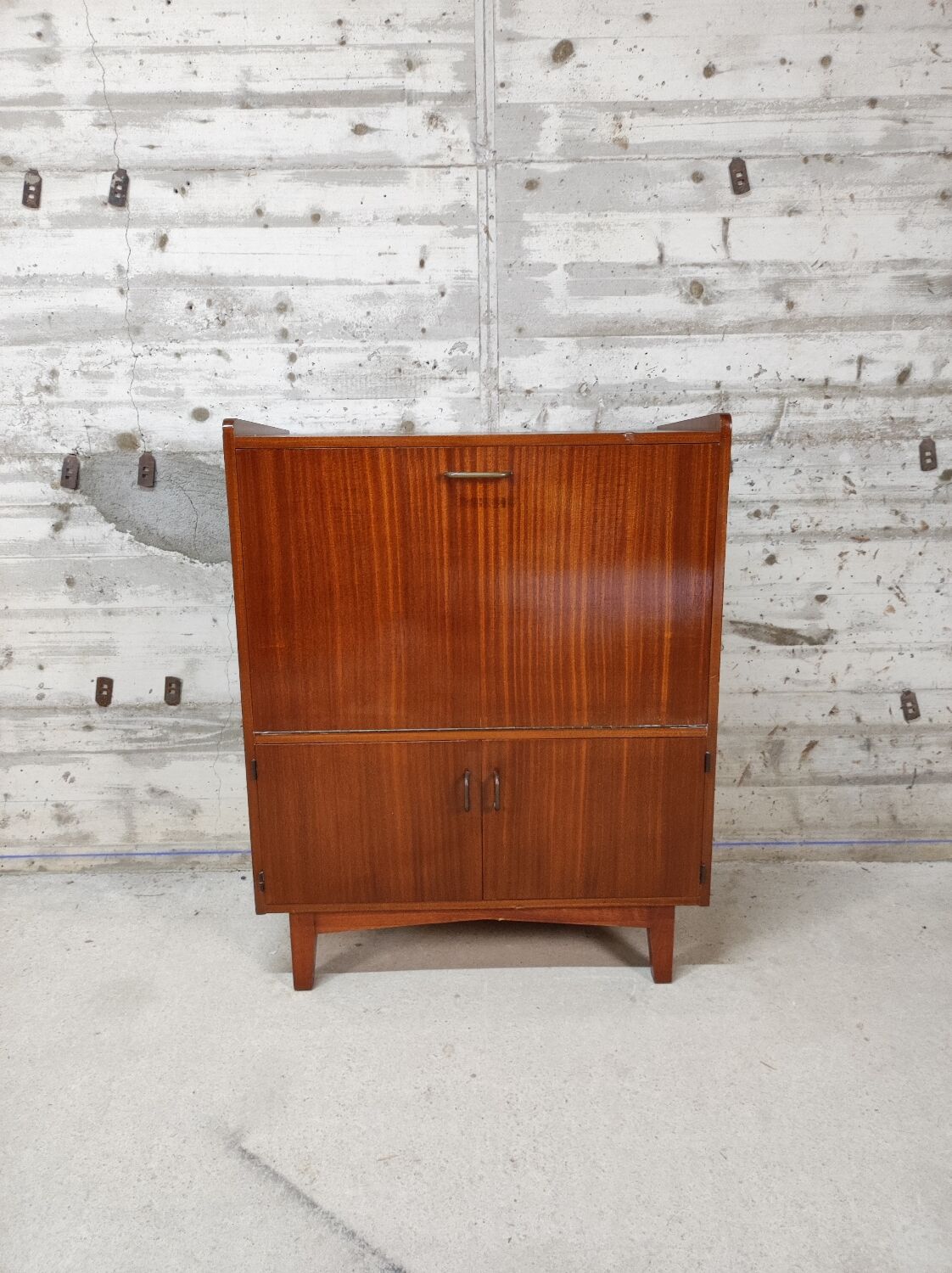 Vintage storage unit