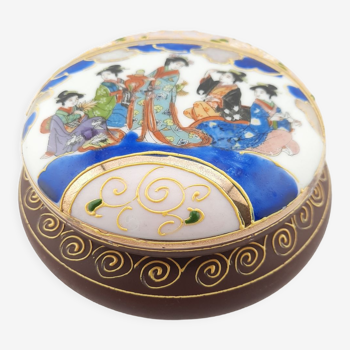 Japanese Meiji period Satsuma porcelain box