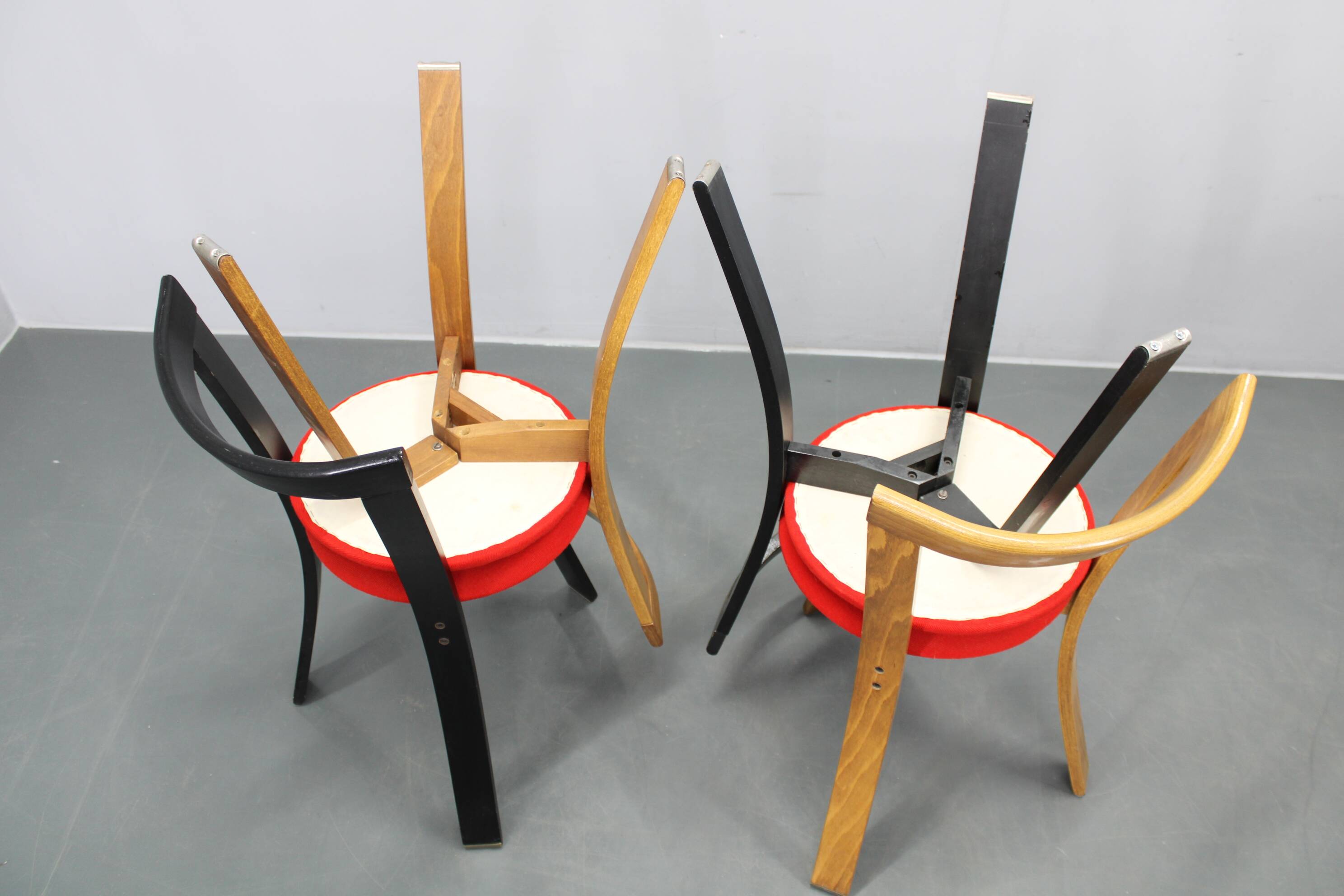 4 chaises en bois, années 1970