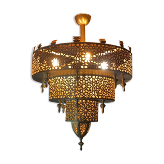 Artisanal oriental suspension in sculté copper