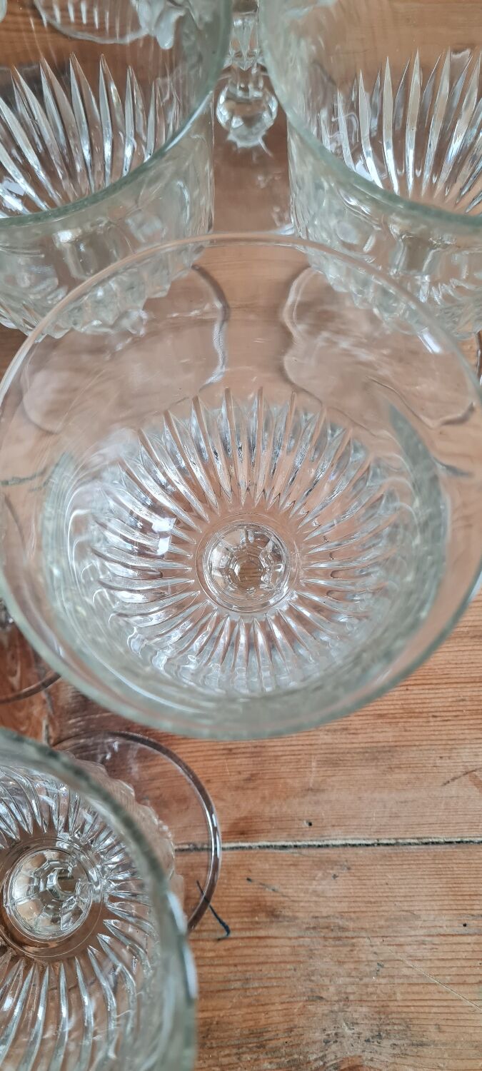 Service de 11 verres à eau en verre ciselé