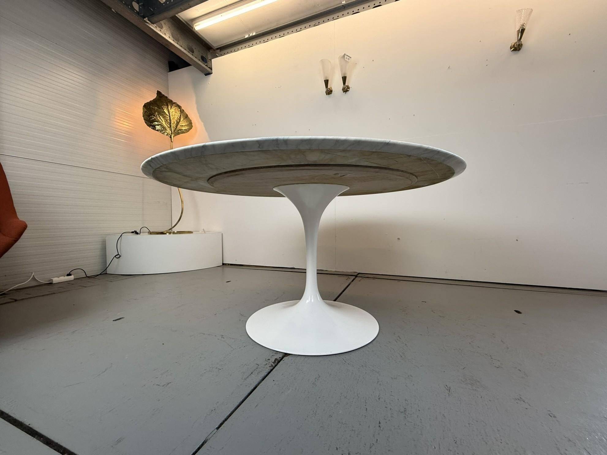 Table à manger Tulip d'Eero Saarinen pour Knoll International, vers 1960