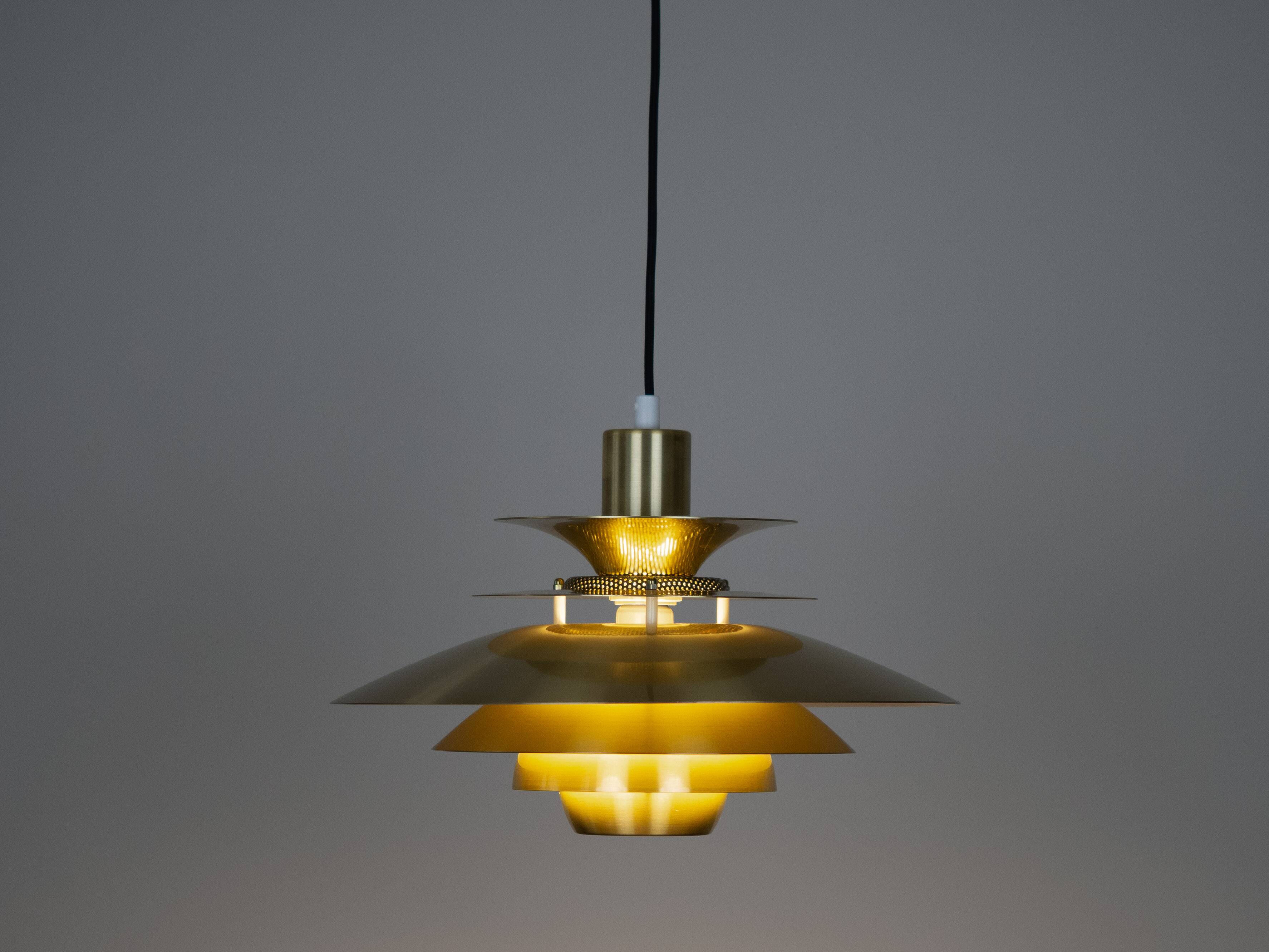 Lampe suspendue vintage danoise Lotus par Kurt Wiborg, Jeka, années 1980.