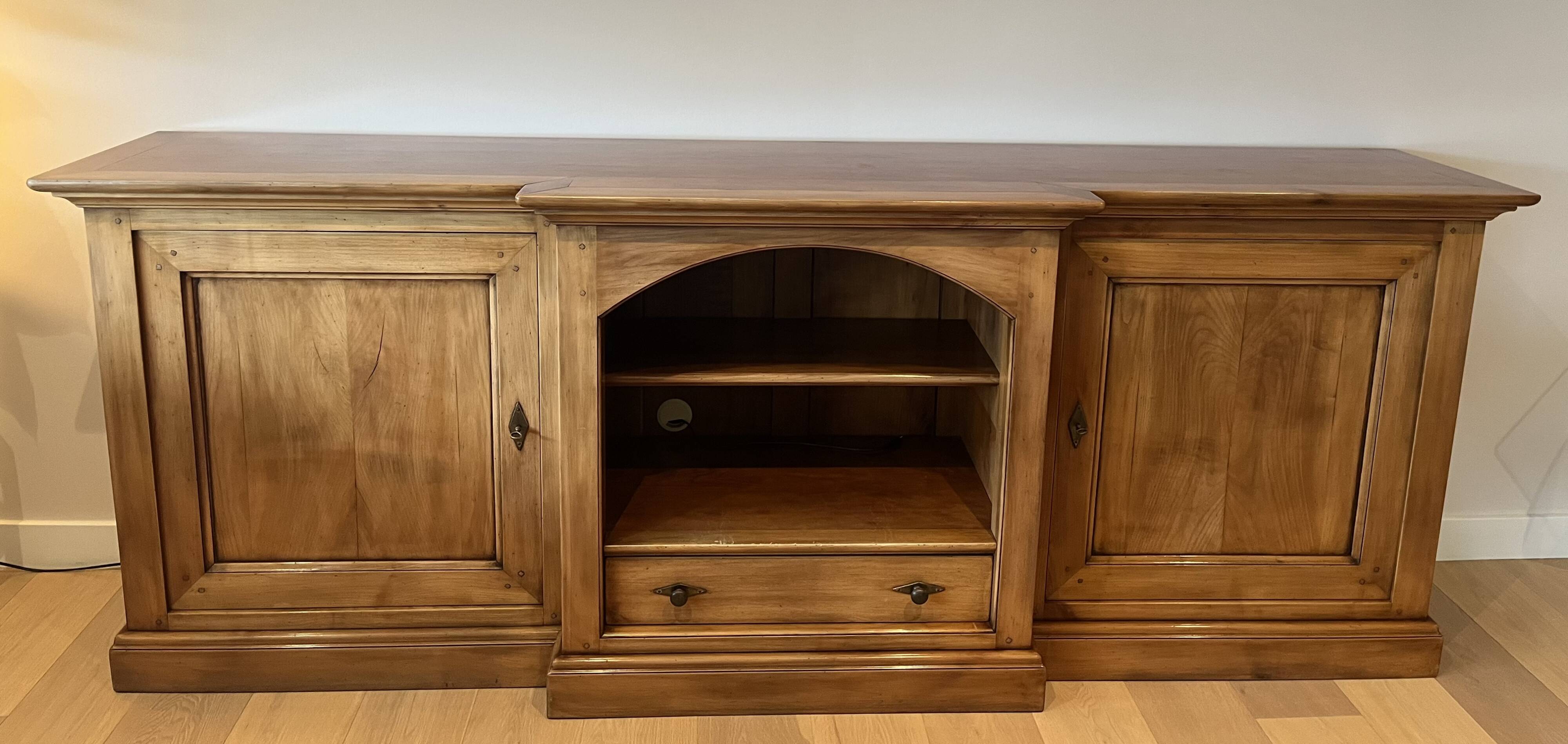 Enfilade very much, cherry wood jointed.