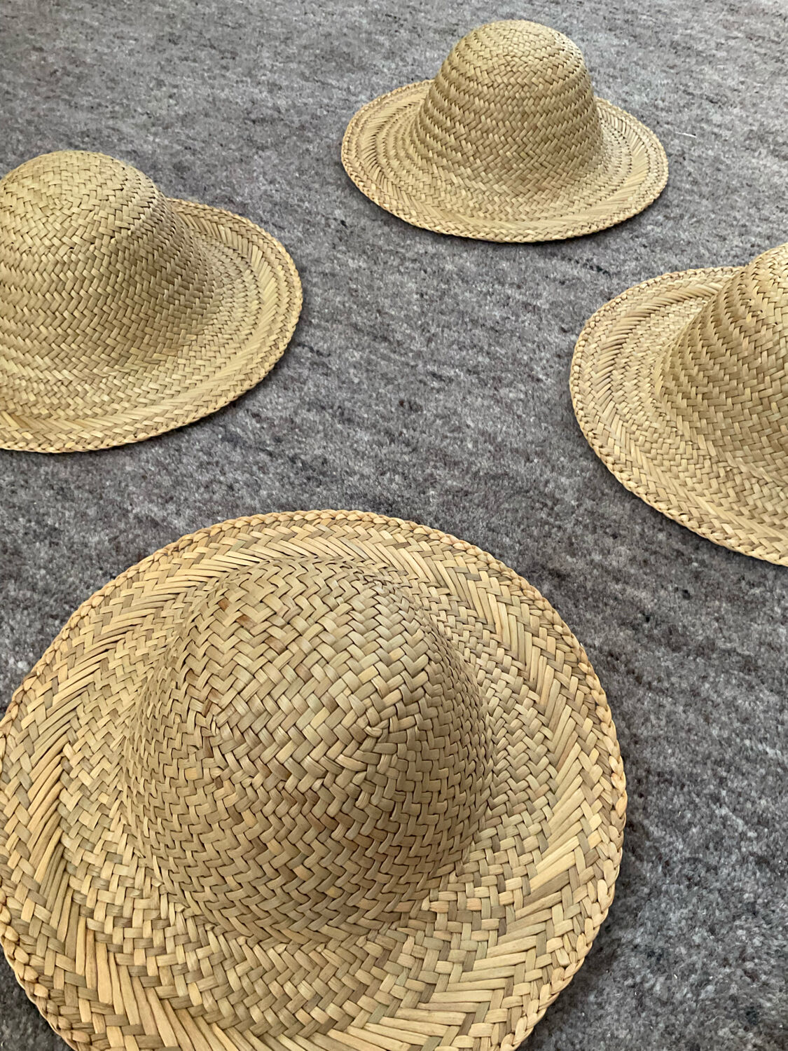 Series of 4 decorative straw hats