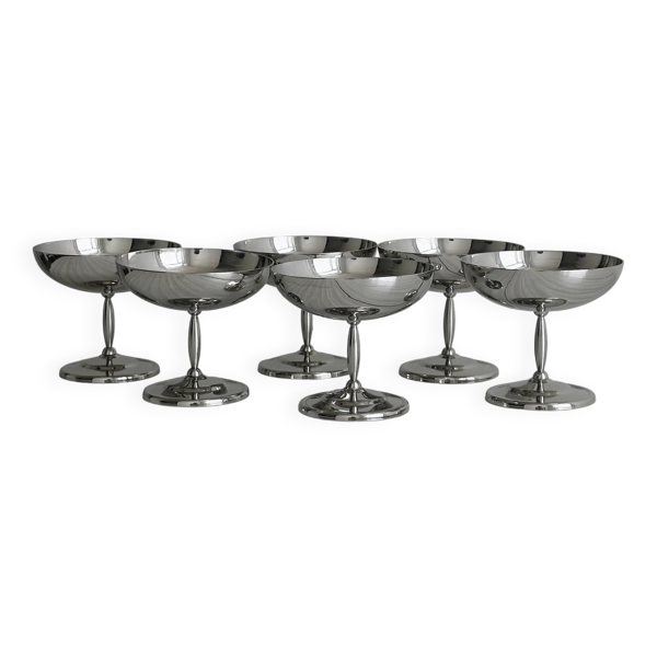 6 coupelles sur pied en inox