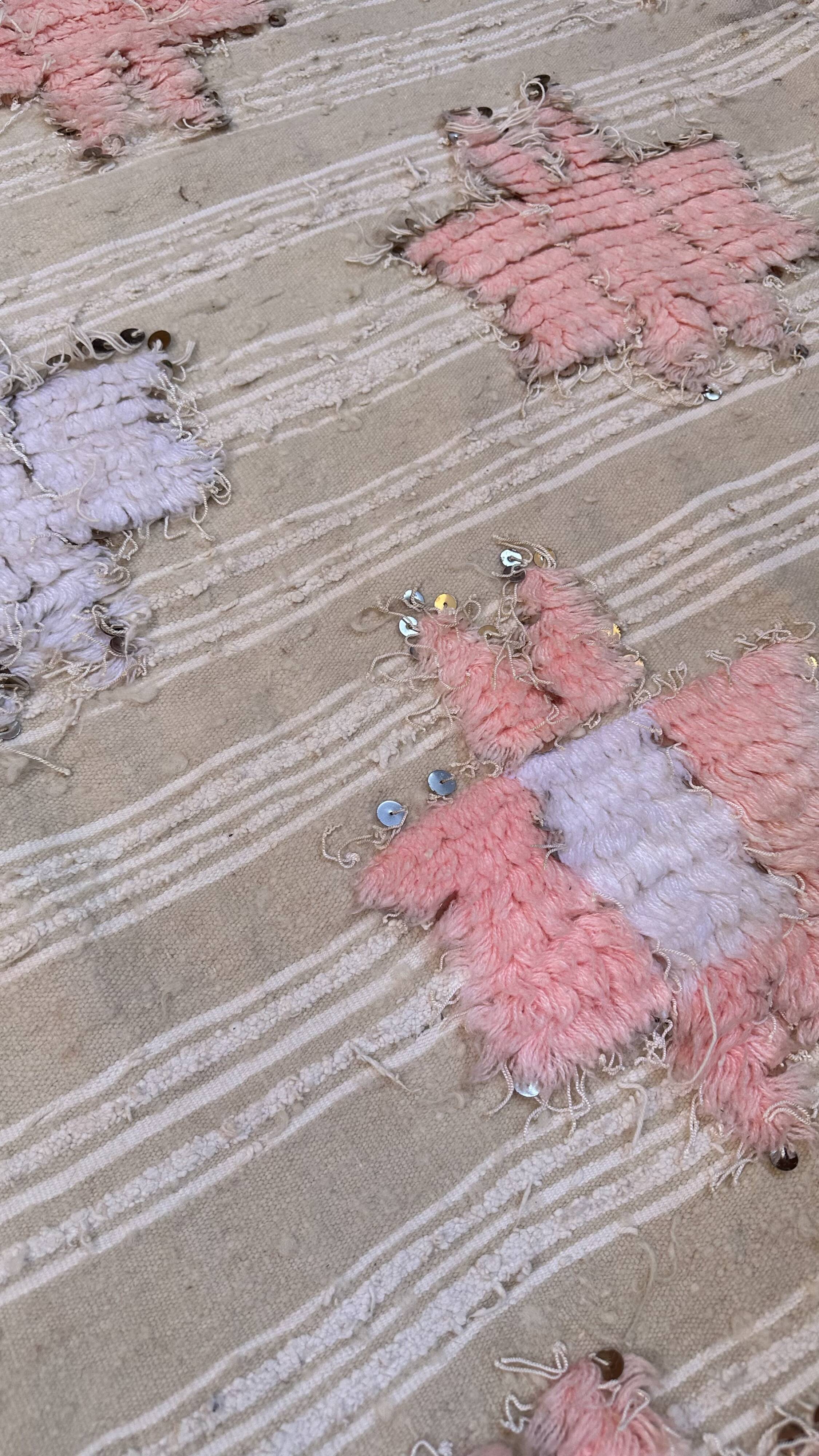 Handira beige moroccan rug