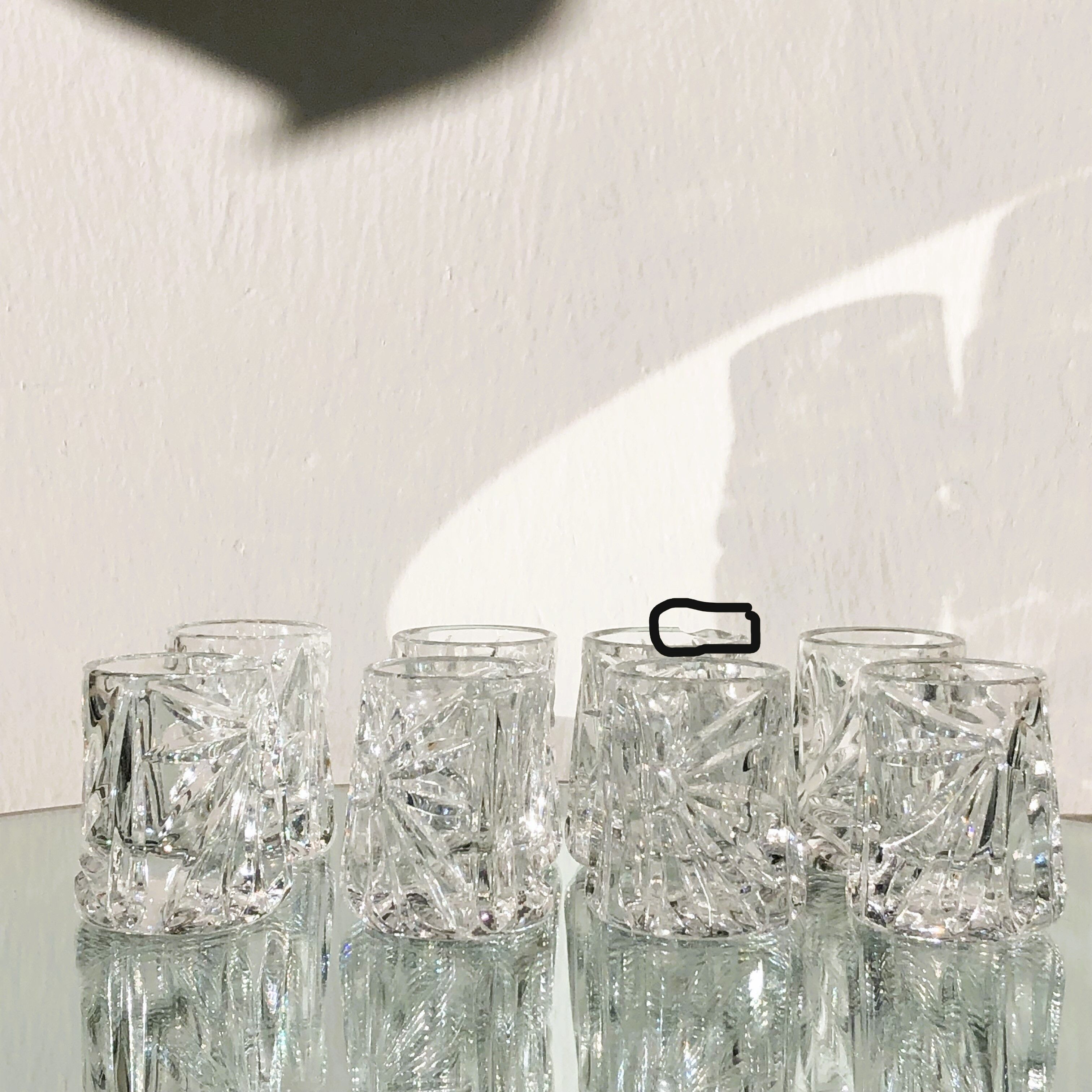 Carafe liqueur cristal de Bavière ciselée fleur et ses 8 verres à liqueur, vintage France