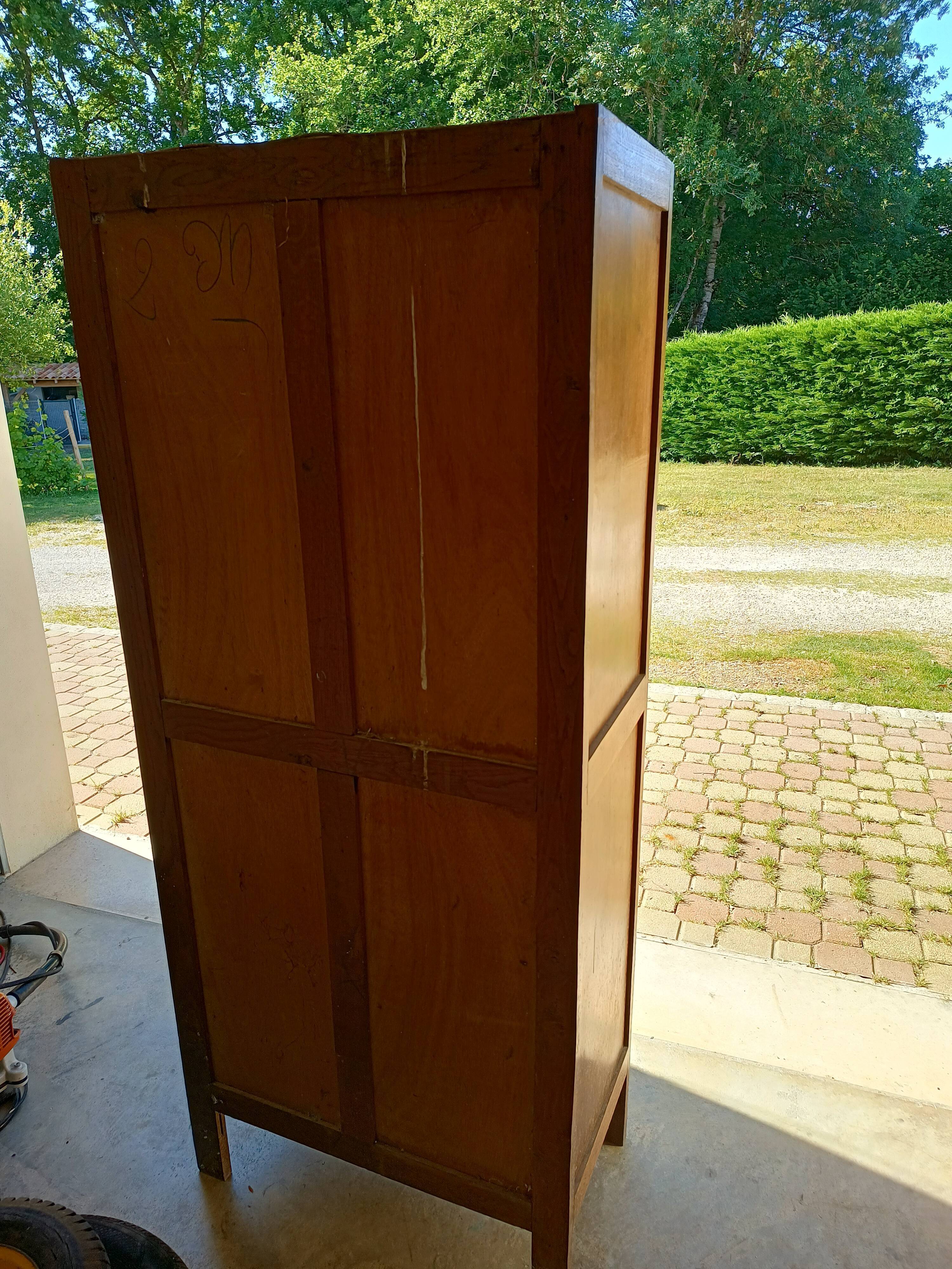 Armoire parisienne vintage