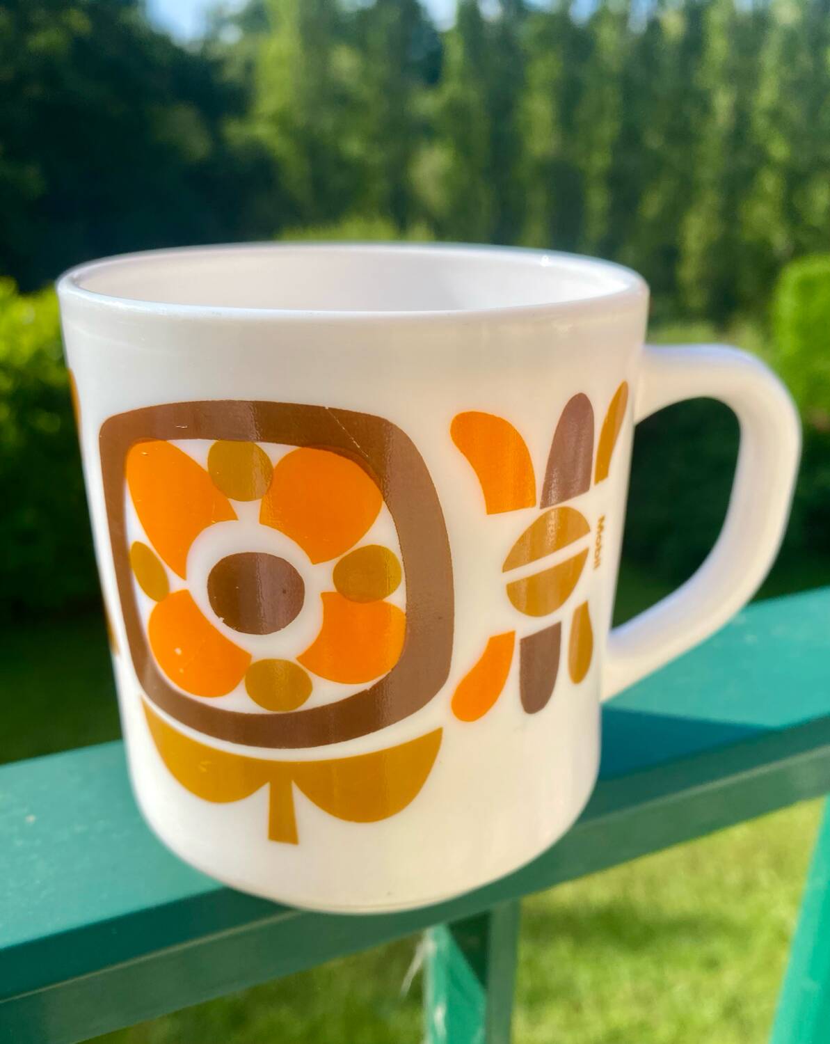 Vintage Arcopal lotus mug🍎