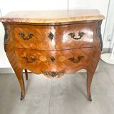 Paire commodes Louis XV anciennes en très bon état