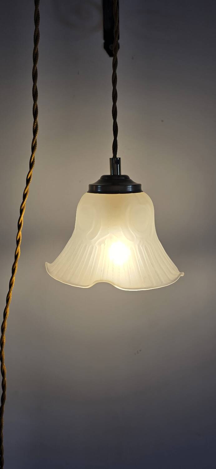 Art Nouveau Tulip Portable Lamp